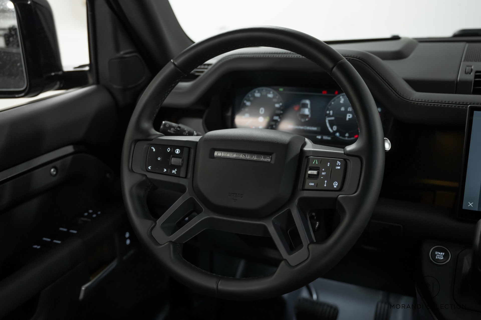 LAND ROVER Defender 110 3.0 D I6 300 X-Dynamic HSE-image-26