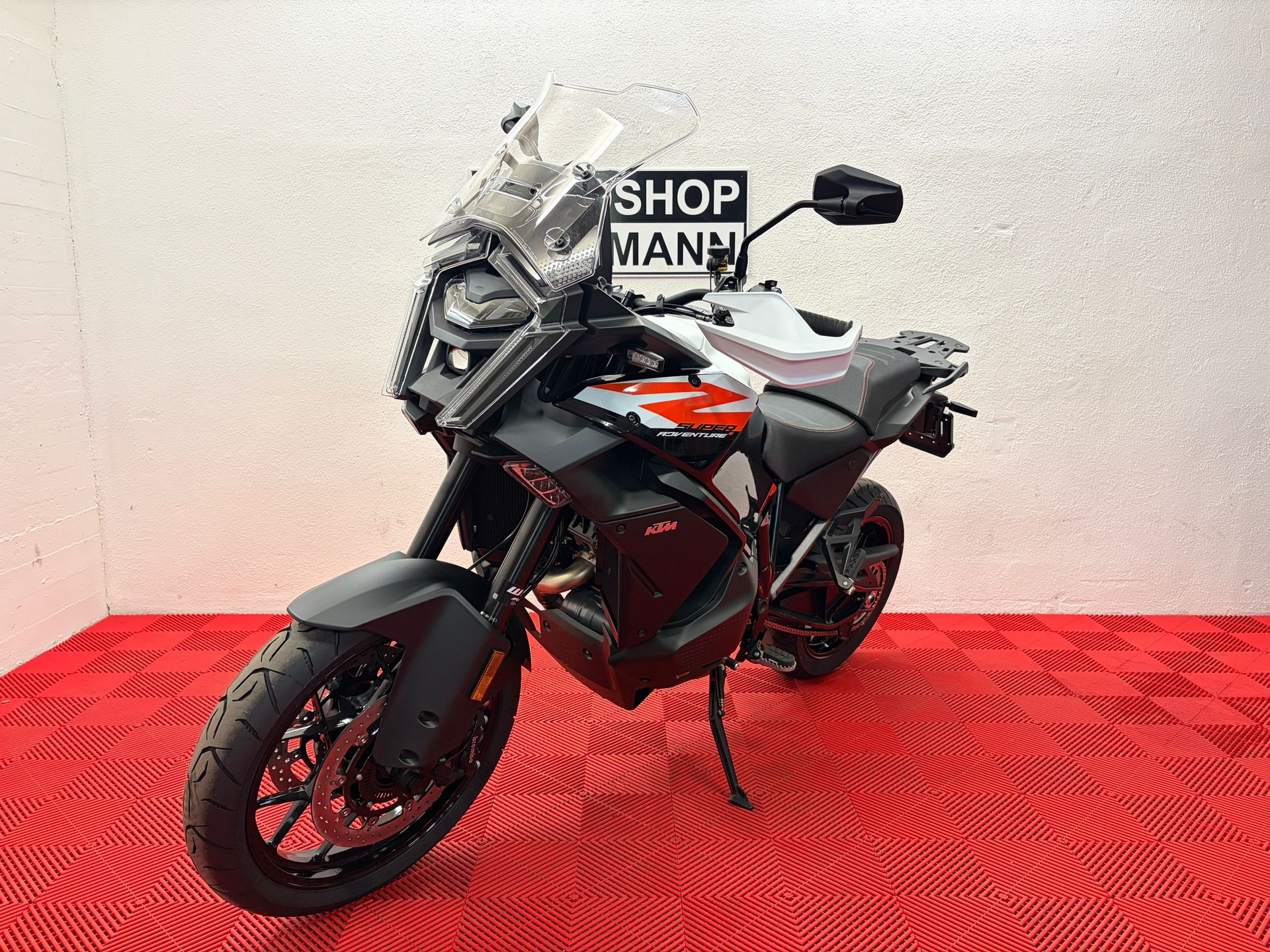 KTM 1390 Super Adventure S-showroom-element-2