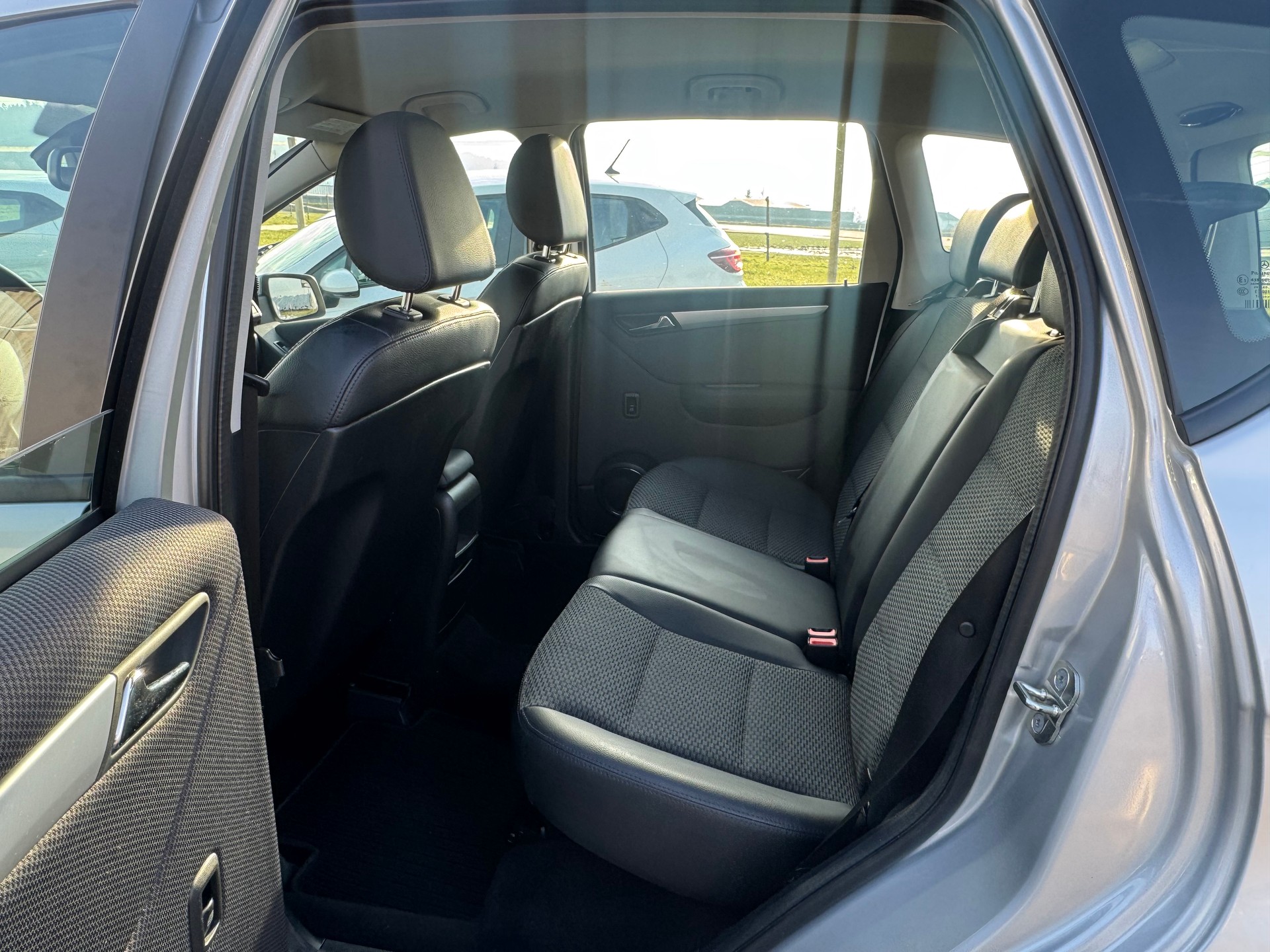 MERCEDES-BENZ A 180 (170) Avantgarde Autotronic-image-9