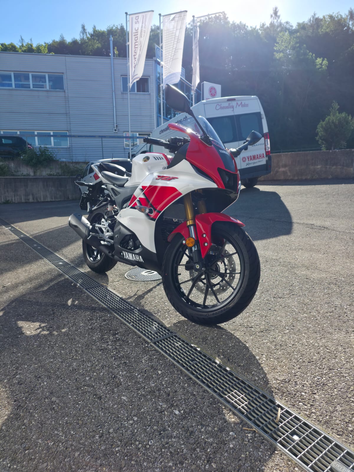 YAMAHA YZF-R 125 ABS 70TH ANNIVERSAIRE-image-1