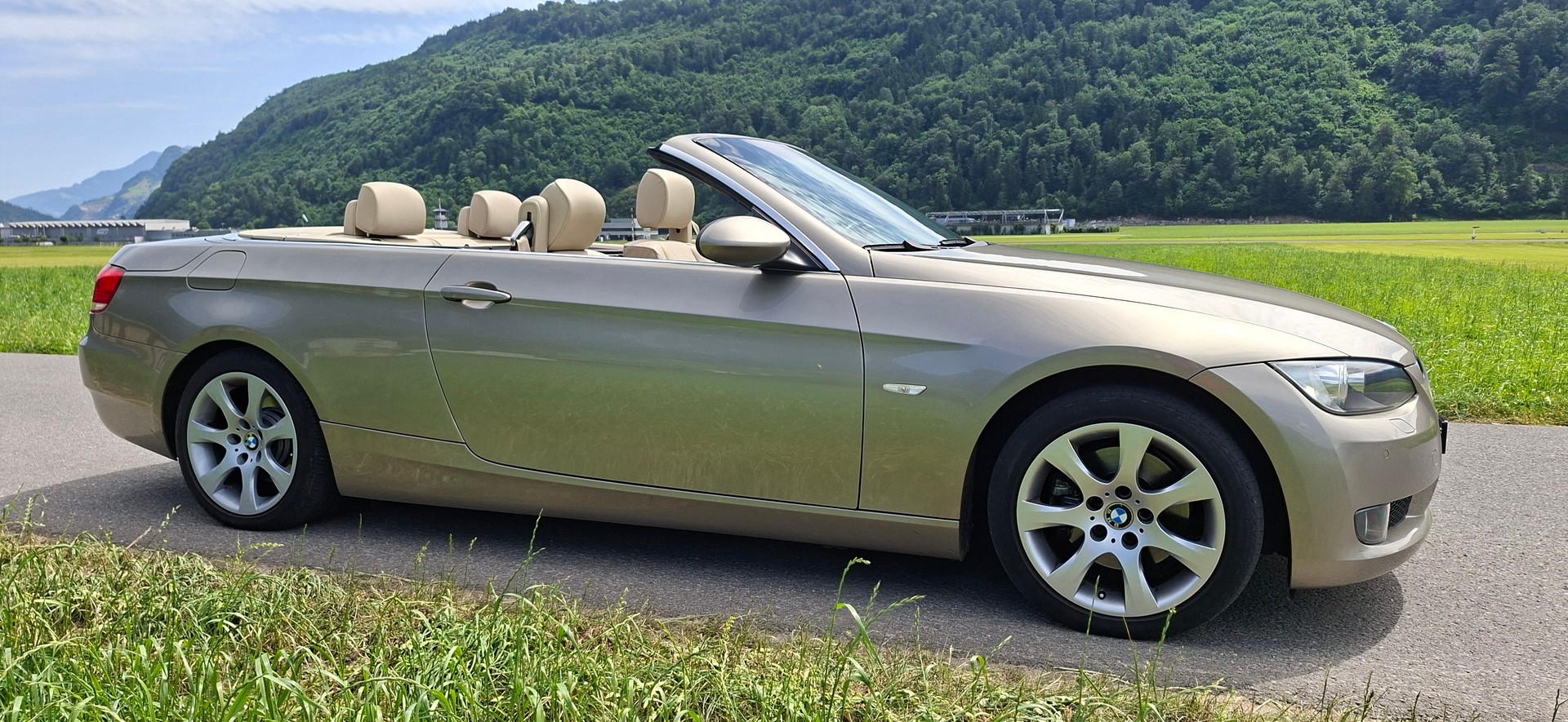 BMW 320d Cabriolet Steptronic-image-2