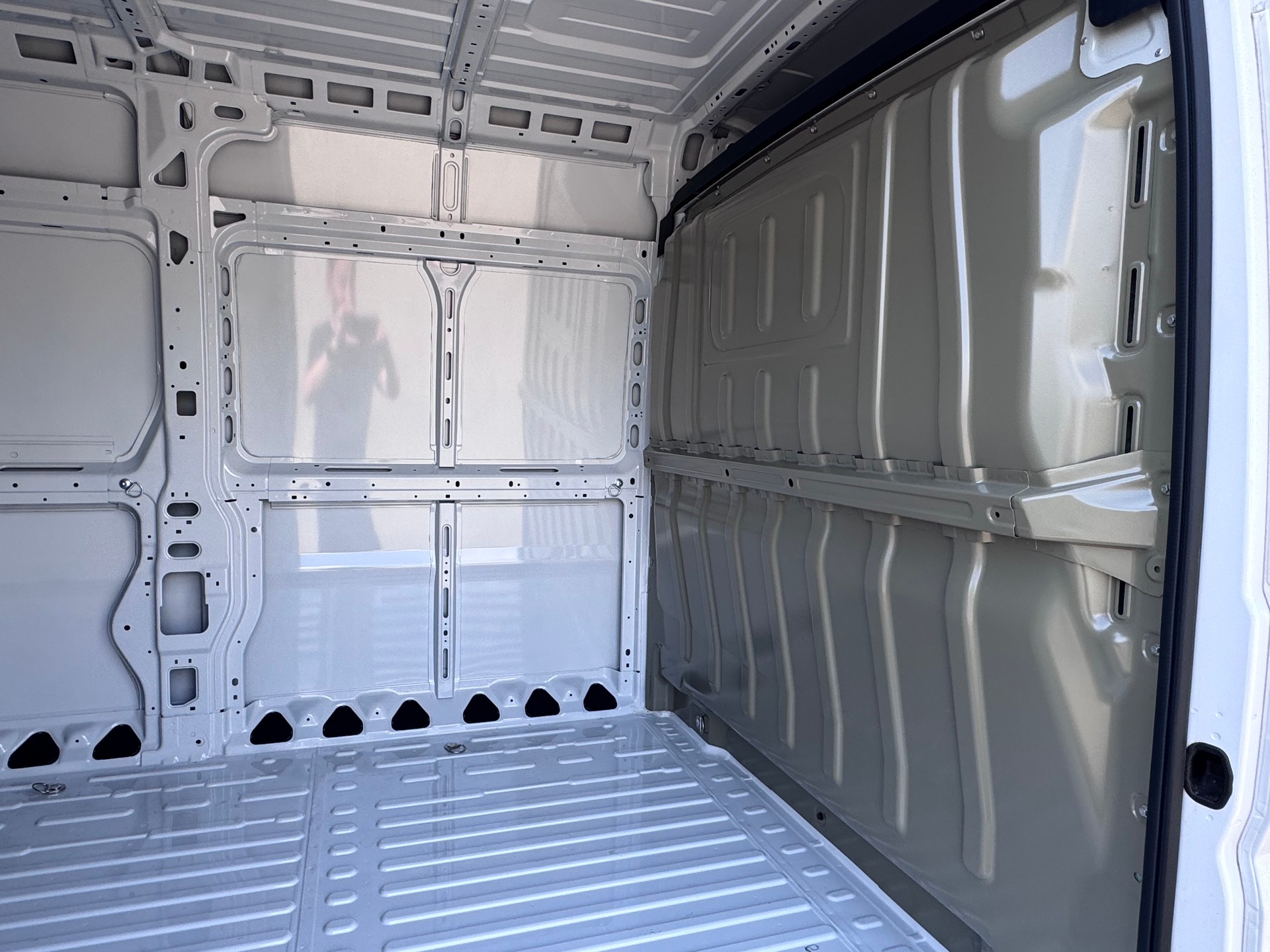 OPEL Movano 2.2 d 3,5t L3H2+3 Plätzer+Navigation+Bluetooth+Rückfahrkamera+Flügeltüren hinten 270°+Lederlenkrad+DAB+1'347 kg Nutzlast+-image-12