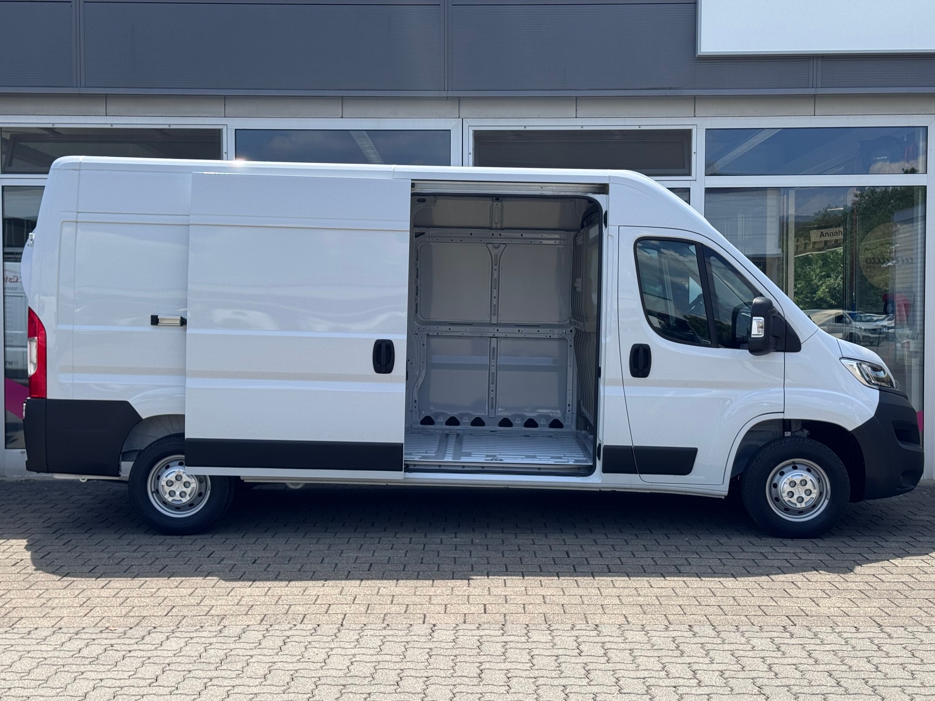 OPEL Movano 2.2 d 3,5t L3H2+3 Plätzer+Navigation+Bluetooth+Rückfahrkamera+Flügeltüren hinten 270°+Lederlenkrad+DAB+1'347 kg Nutzlast+-image-4