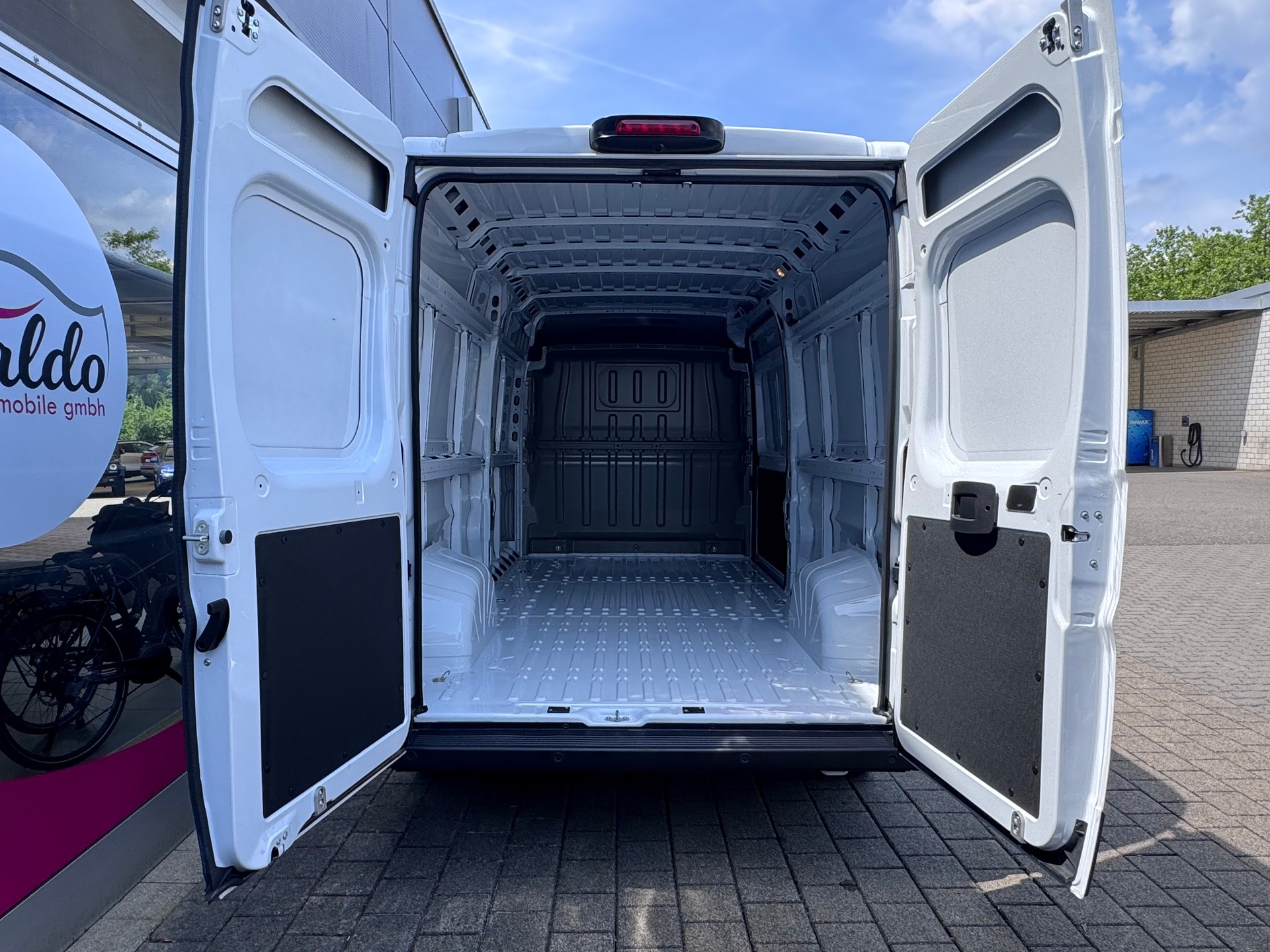 OPEL Movano 2.2 d 3,5t L3H2+3 Plätzer+Navigation+Bluetooth+Rückfahrkamera+Flügeltüren hinten 270°+Lederlenkrad+DAB+1'347 kg Nutzlast+-image-9