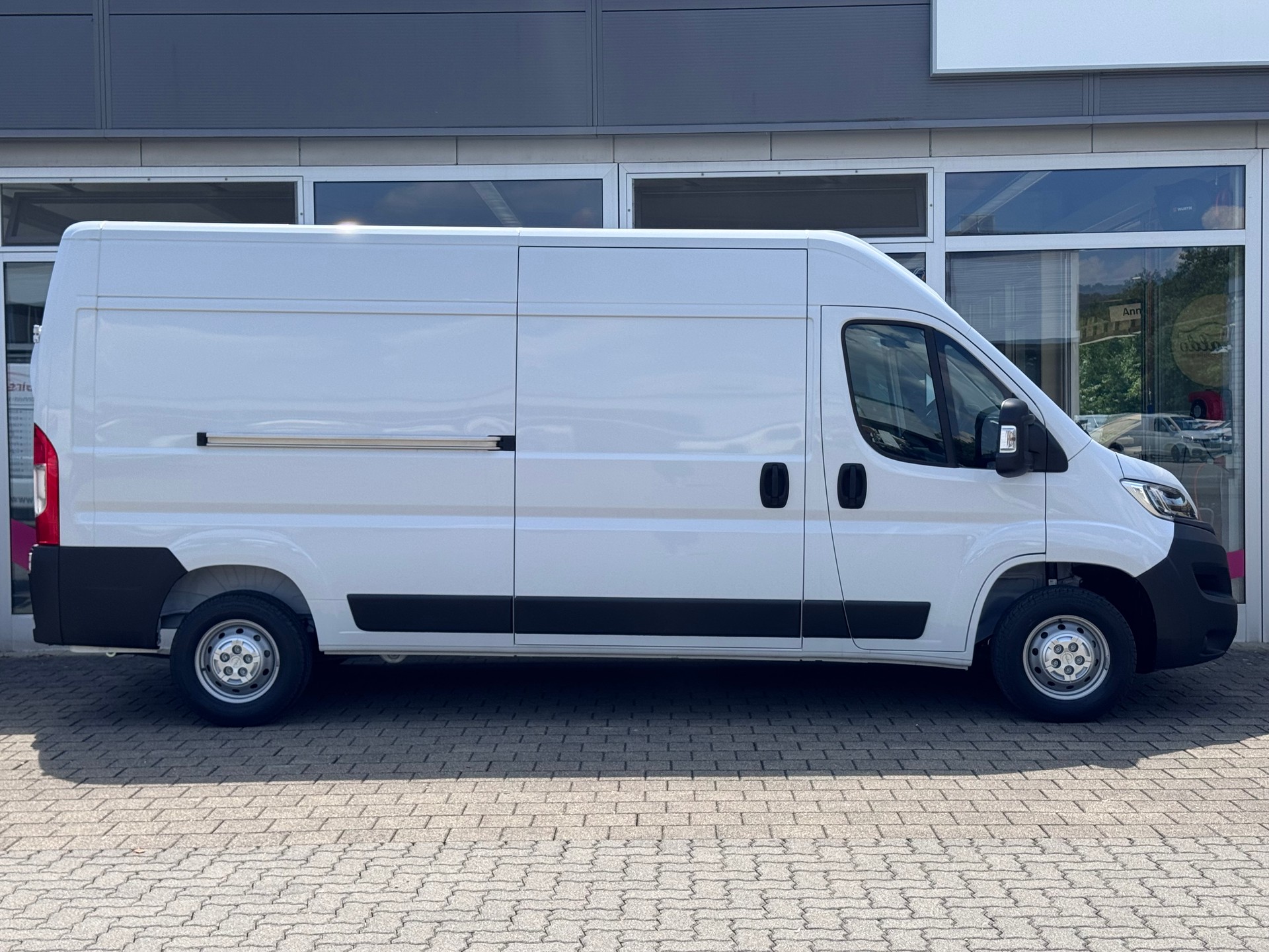 OPEL Movano 2.2 d 3,5t L3H2+3 Plätzer+Navigation+Bluetooth+Rückfahrkamera+Flügeltüren hinten 270°+Lederlenkrad+DAB+1'347 kg Nutzlast+-image-5