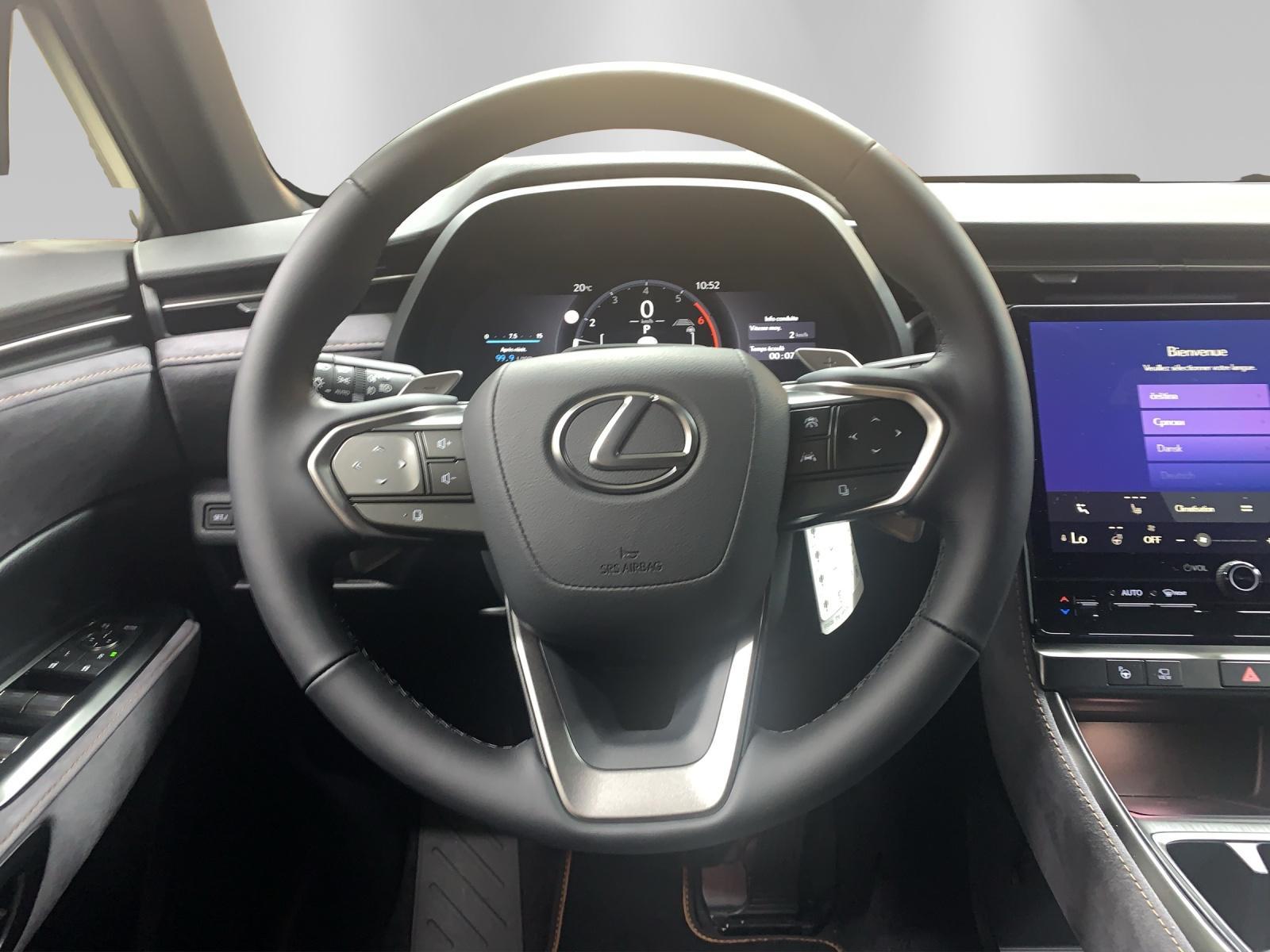 LEXUS LBX 1.5 Hybrid Cool AWD-image-8