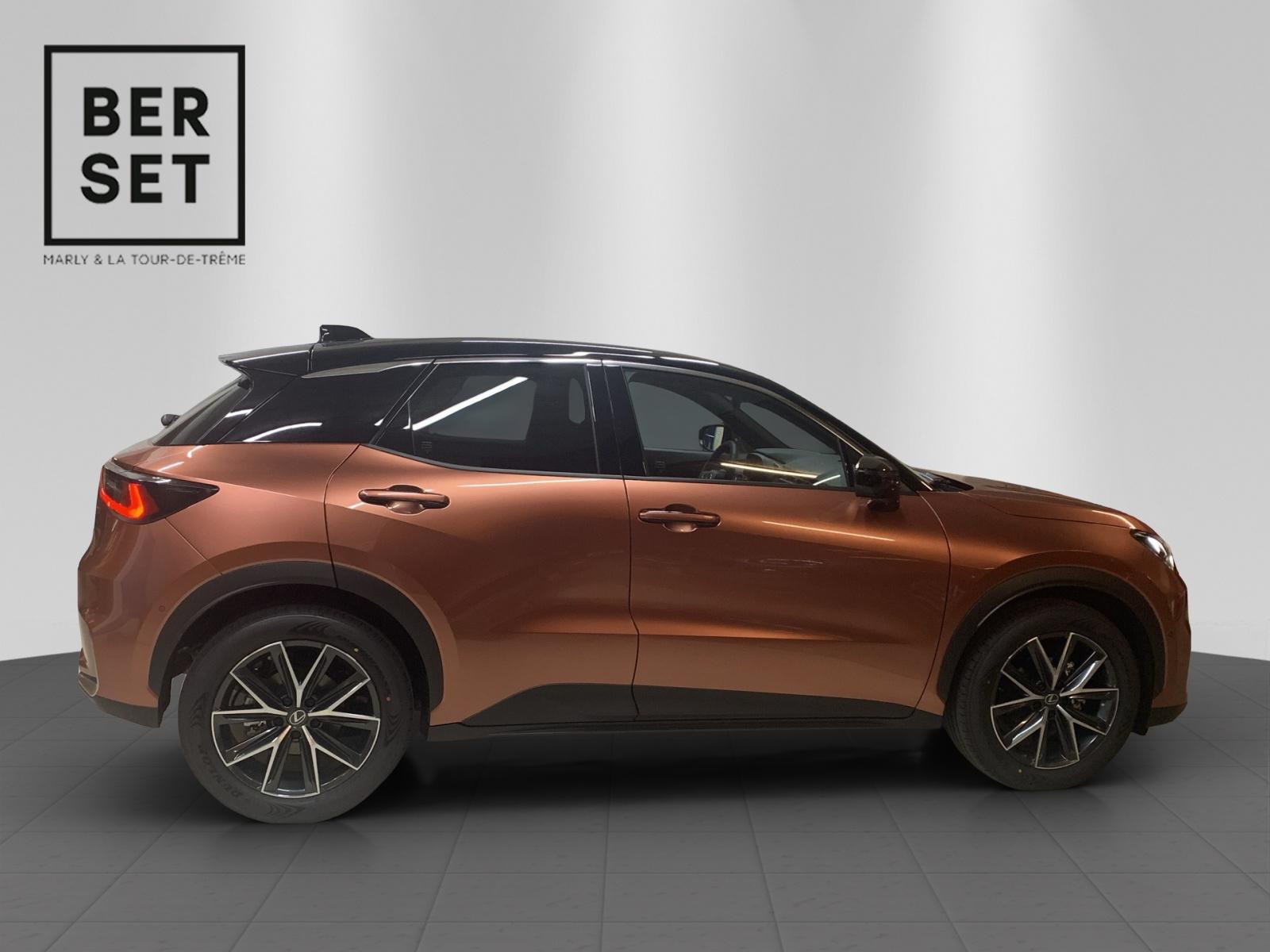LEXUS LBX 1.5 Hybrid Cool AWD-image-5