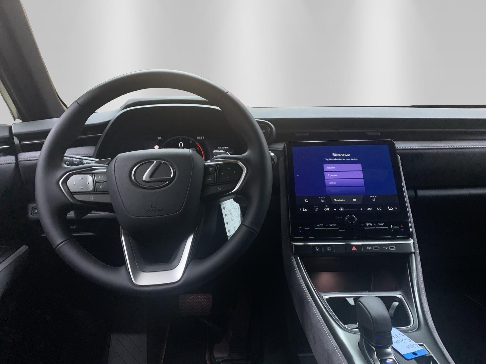 LEXUS LBX 1.5 Hybrid Cool AWD-image-9