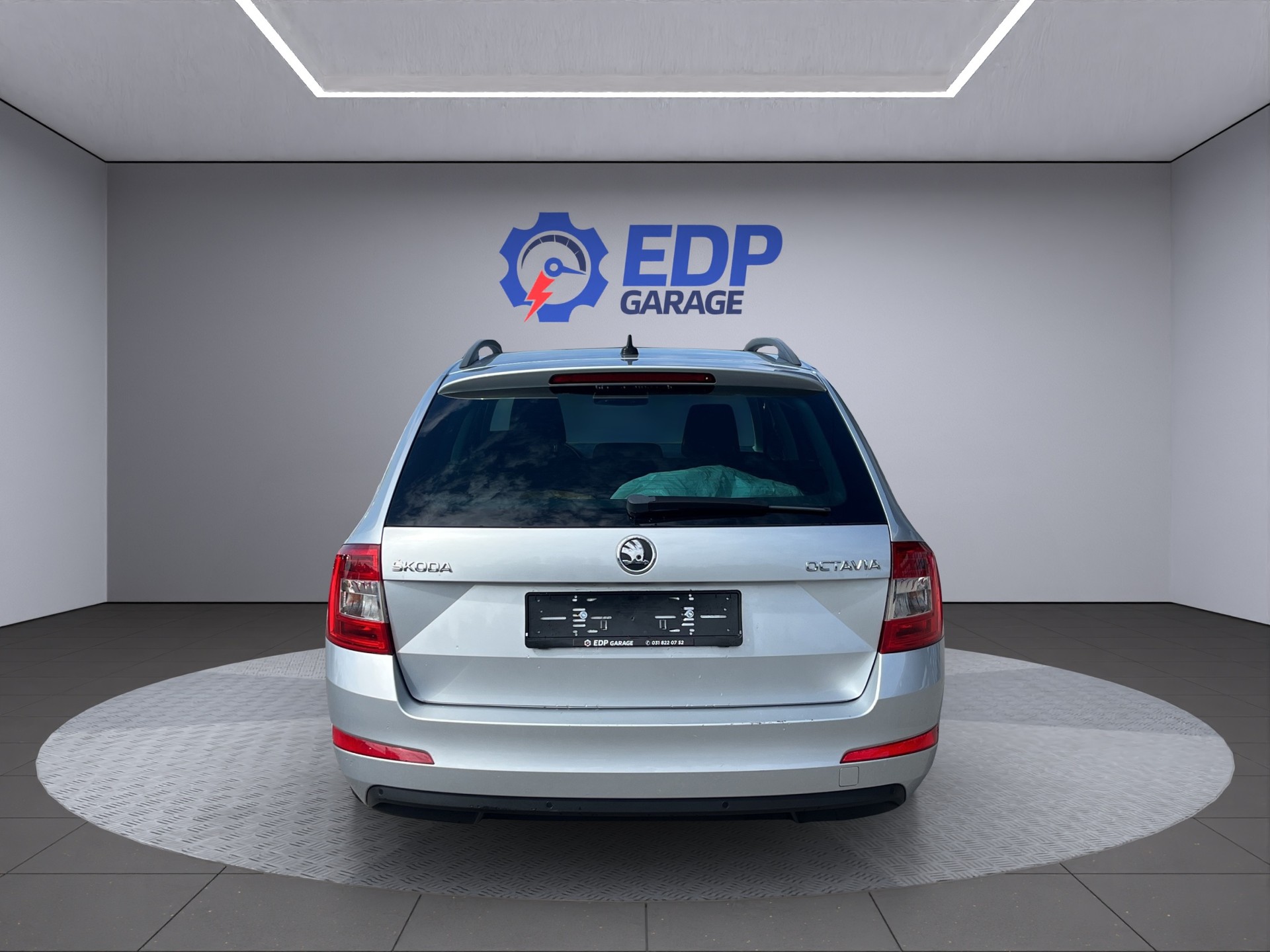 SKODA Octavia Combi 2.0 TDI Elegance DSG-image-6