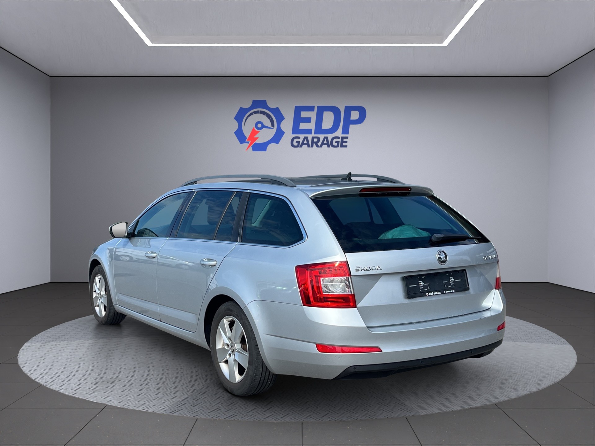 SKODA Octavia Combi 2.0 TDI Elegance DSG-image-7