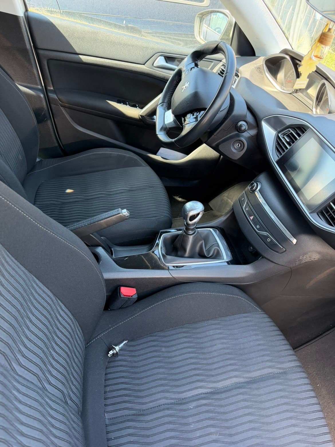 PEUGEOT 308 2.0 HDI Allure-image-12