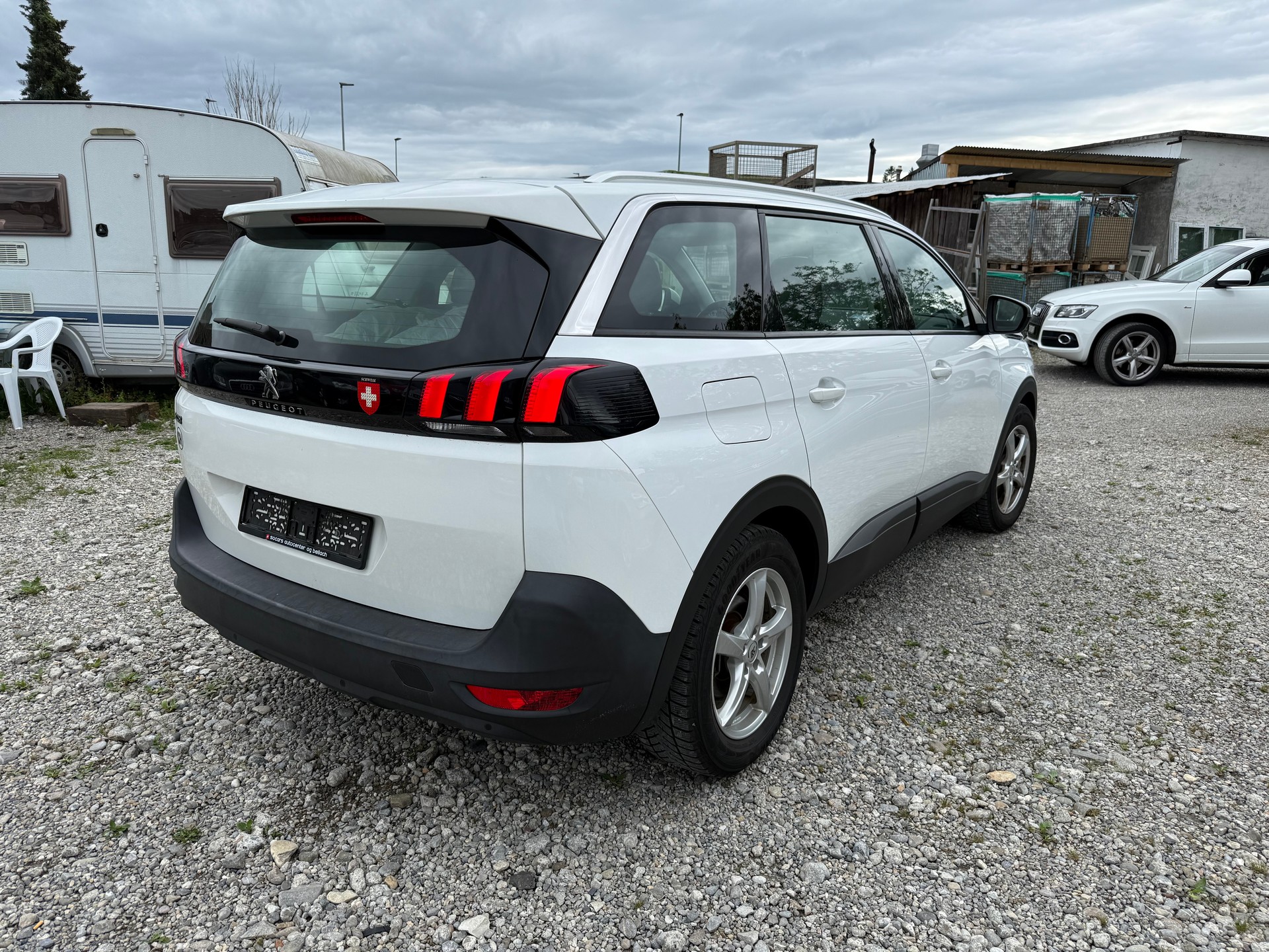 PEUGEOT 5008 1.5 BlueHDi Active ETA-image-4