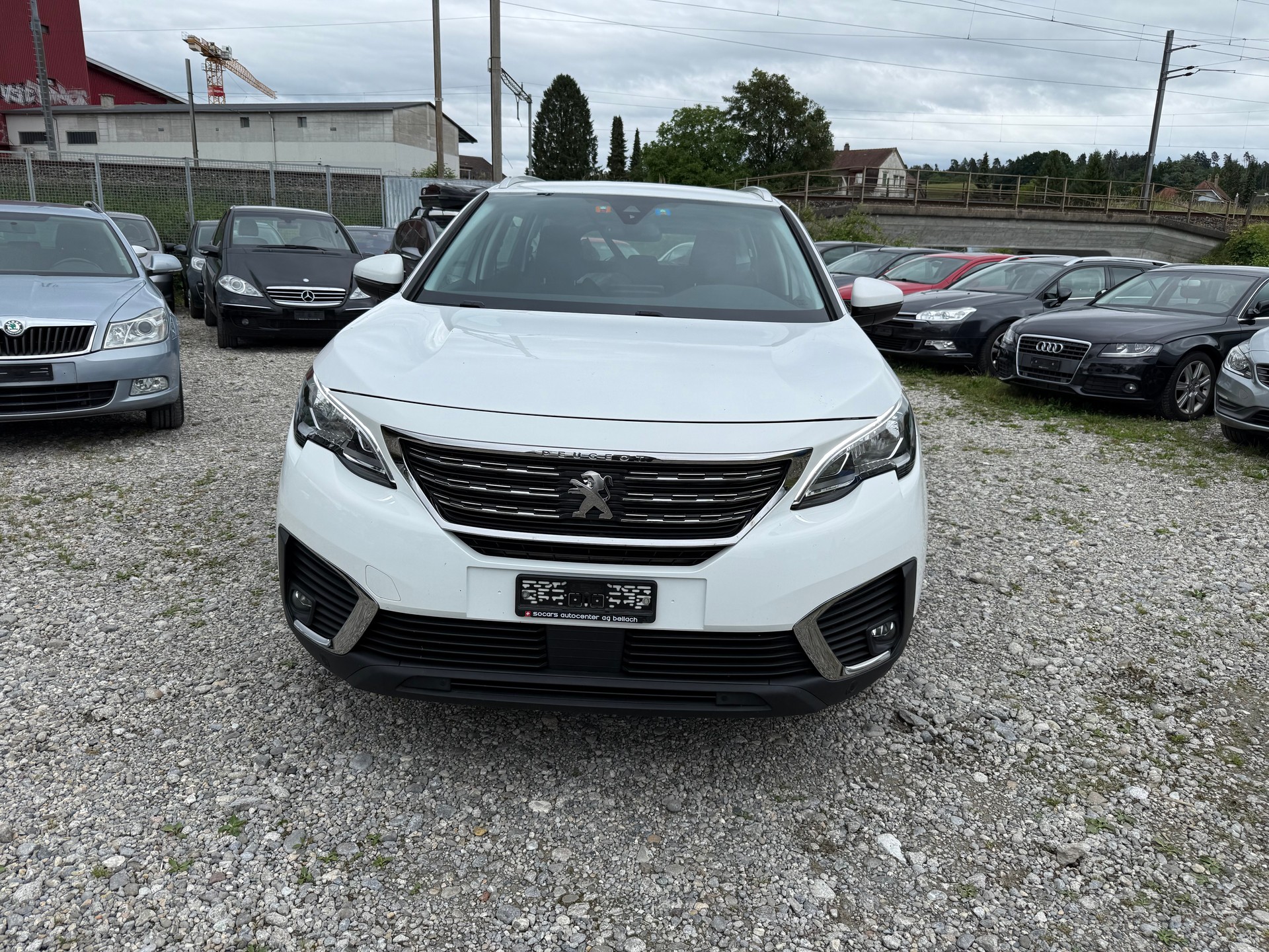PEUGEOT 5008 1.5 BlueHDi Active ETA-image-0
