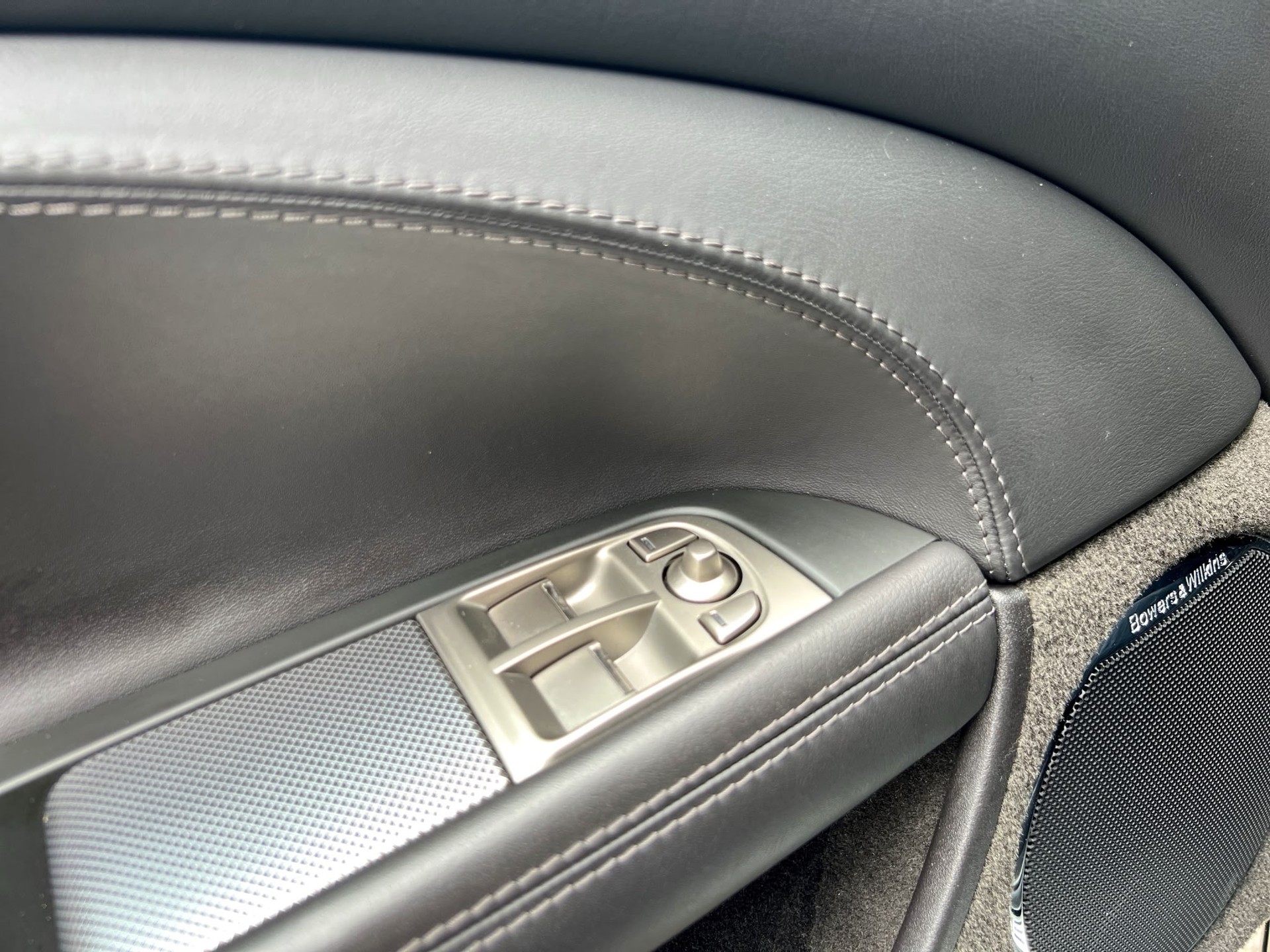JAGUAR XKR 5.0 V8 SC Automatic-image-22