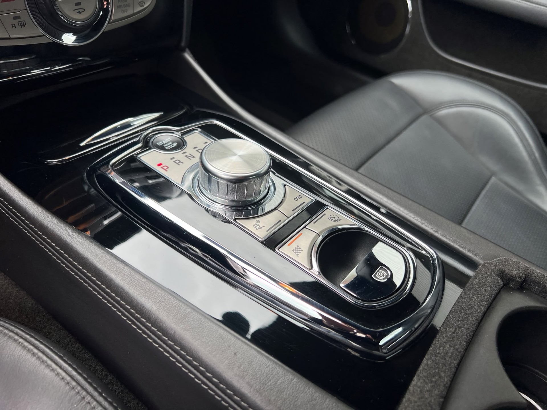 JAGUAR XKR 5.0 V8 SC Automatic-image-23