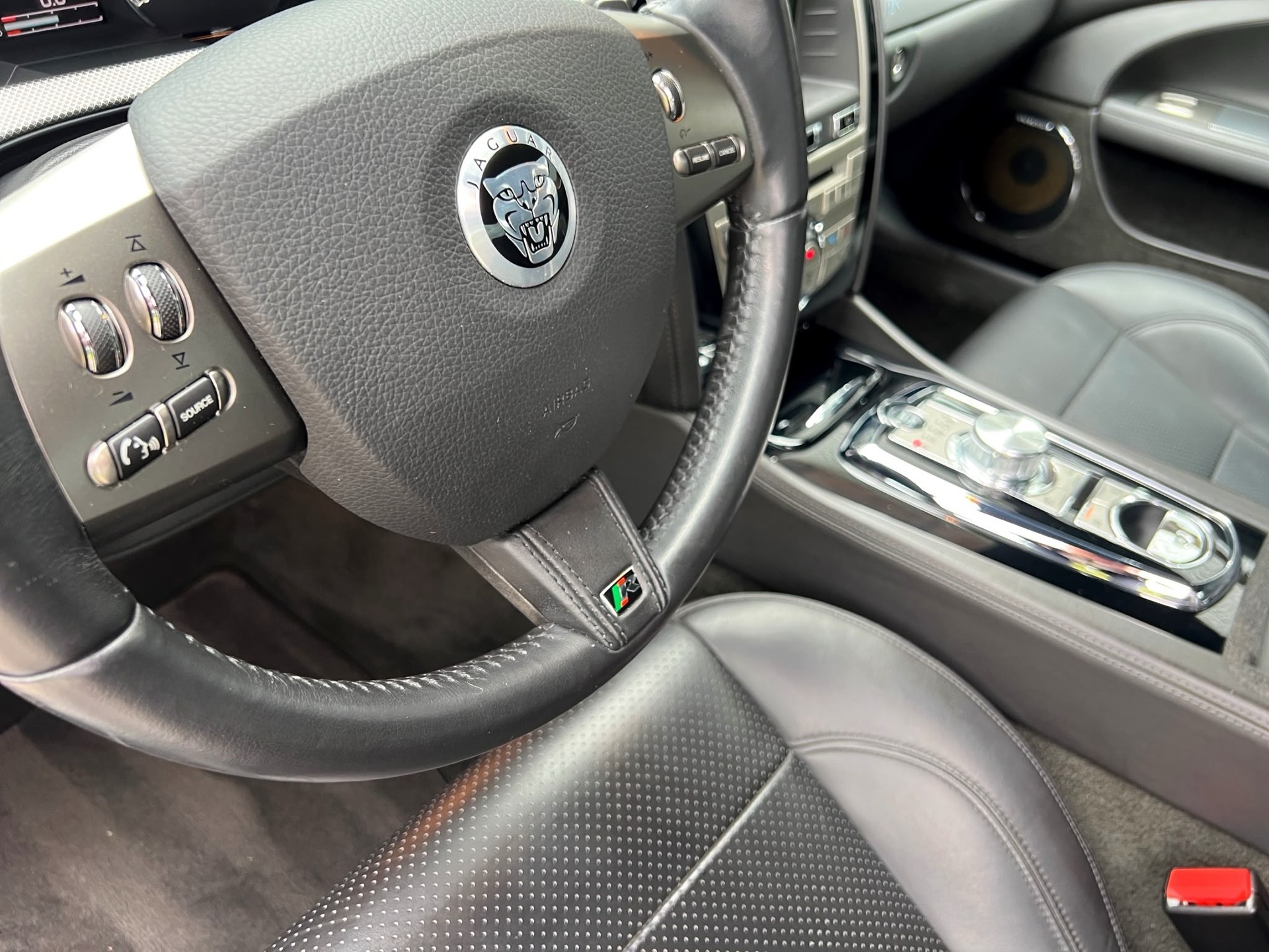 JAGUAR XKR 5.0 V8 SC Automatic-image-25