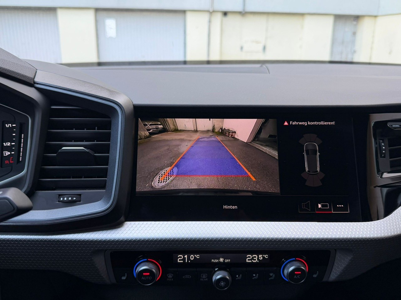 AUDI 1.0 30 TFSI S Line Attraction S-Tronic-image-3