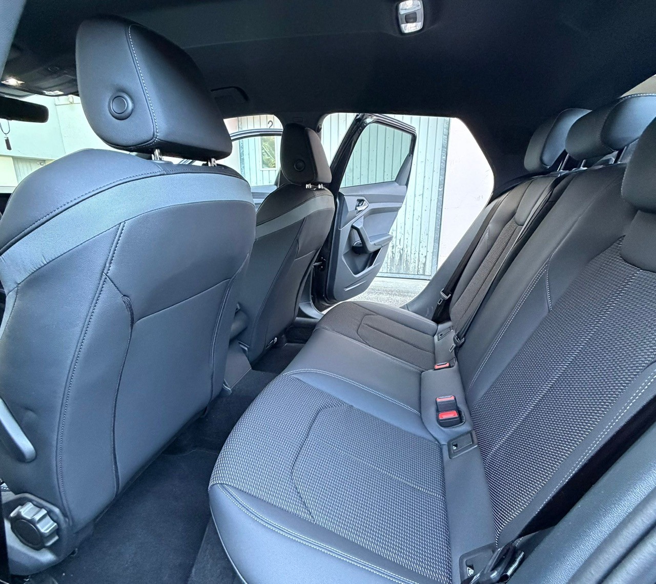 AUDI 1.0 30 TFSI S Line Attraction S-Tronic-image-5