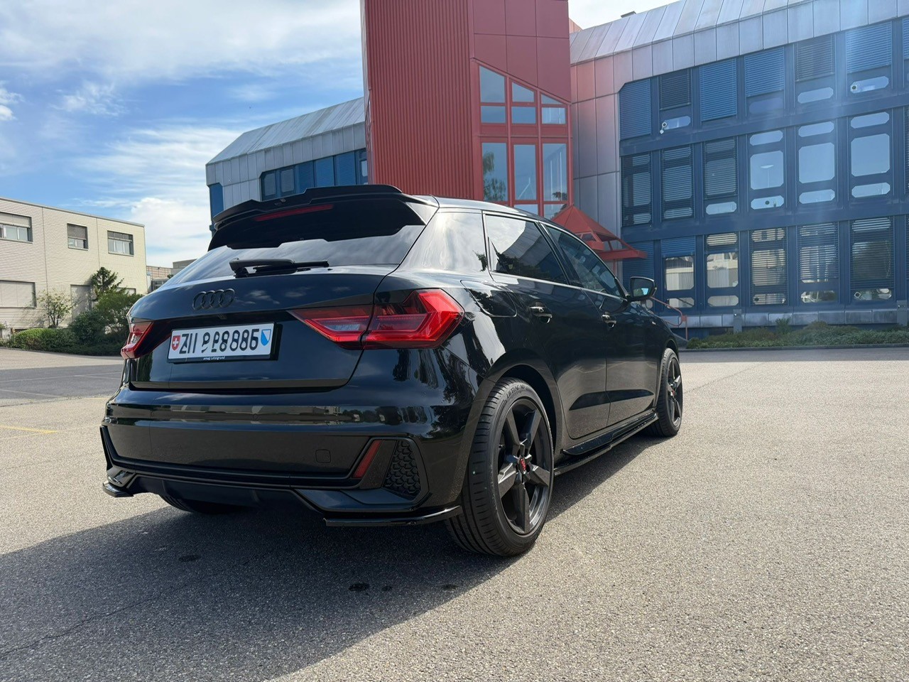 AUDI 1.0 30 TFSI S Line Attraction S-Tronic-image-1