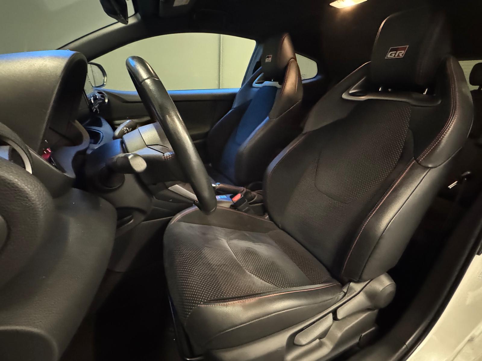 TOYOTA Yaris 1.6 GR Sport-image-10
