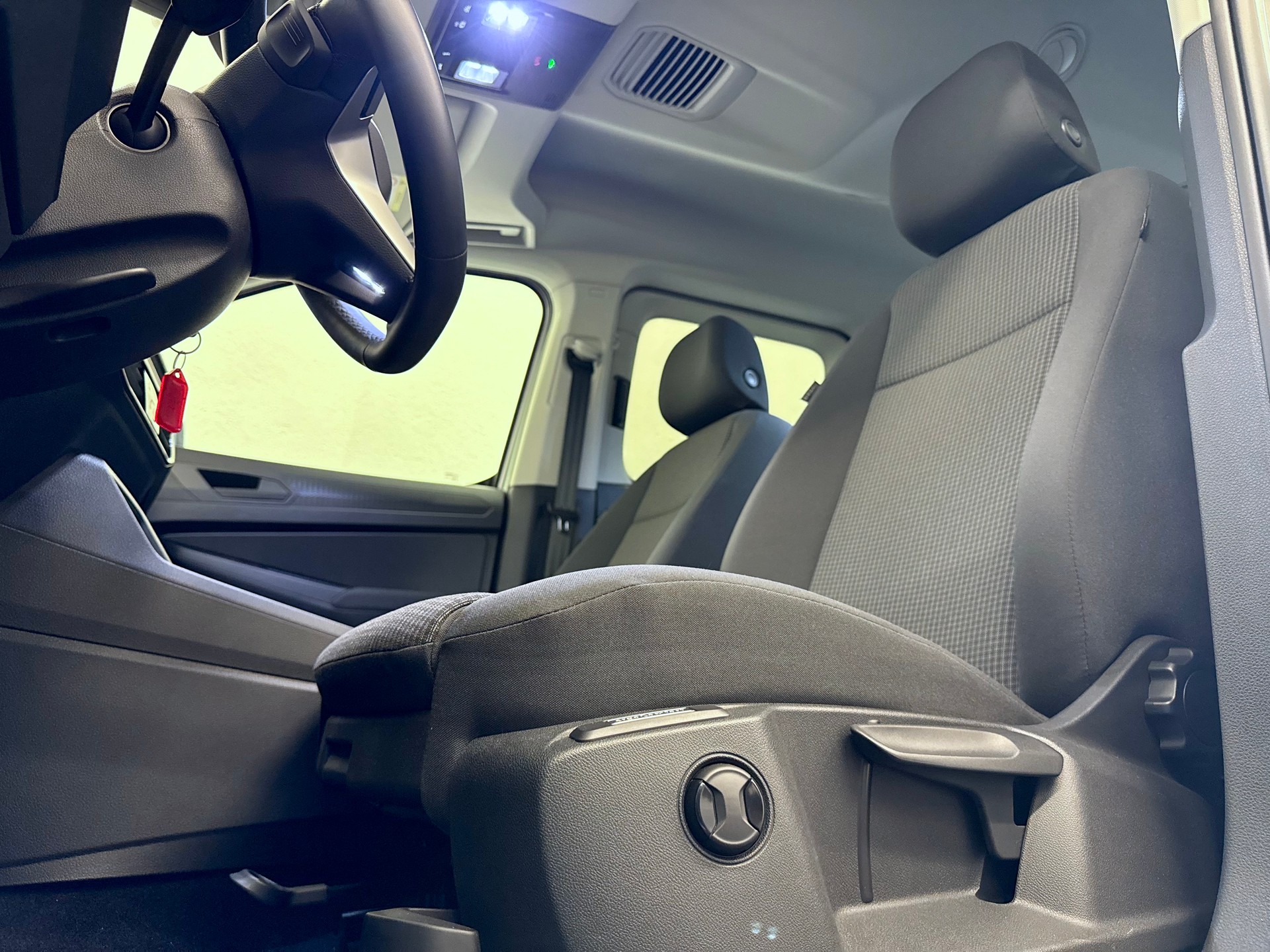 VW Caddy 1.5 TSI Liberty DSG-image-16