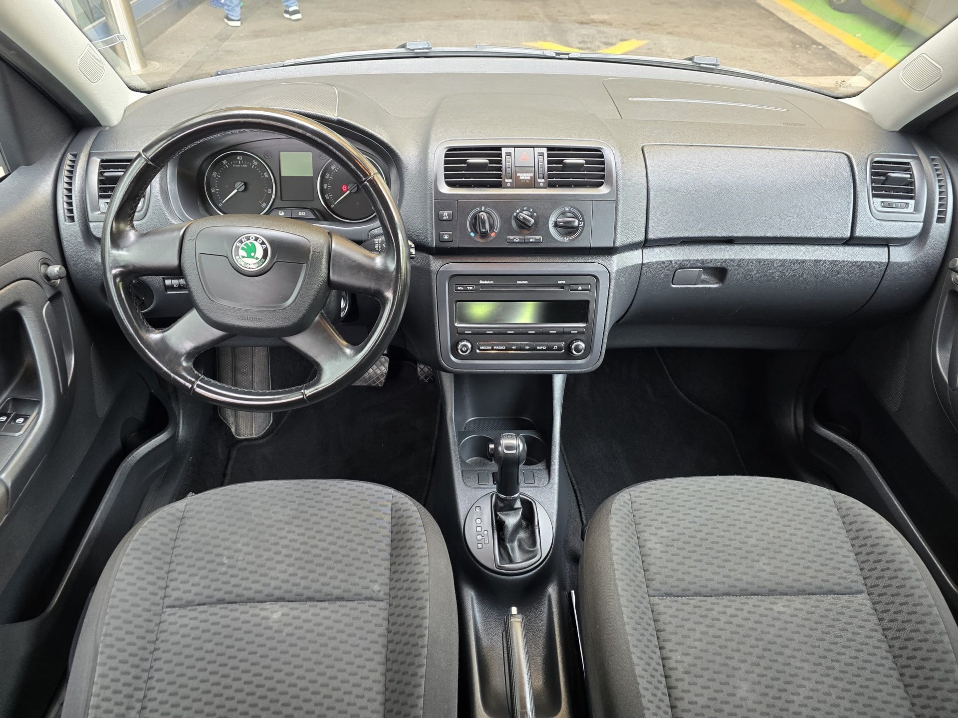 SKODA Roomster 1.2 TSI Elegance DSG-image-11