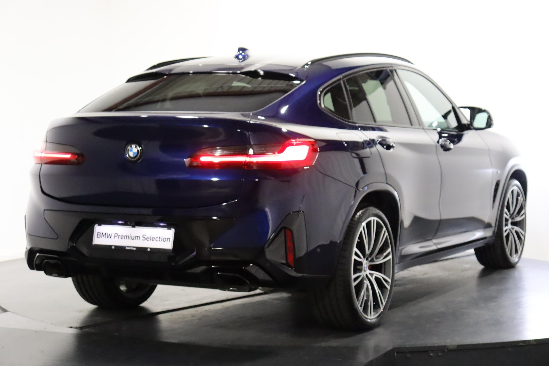 BMW X4 M40d-image-2