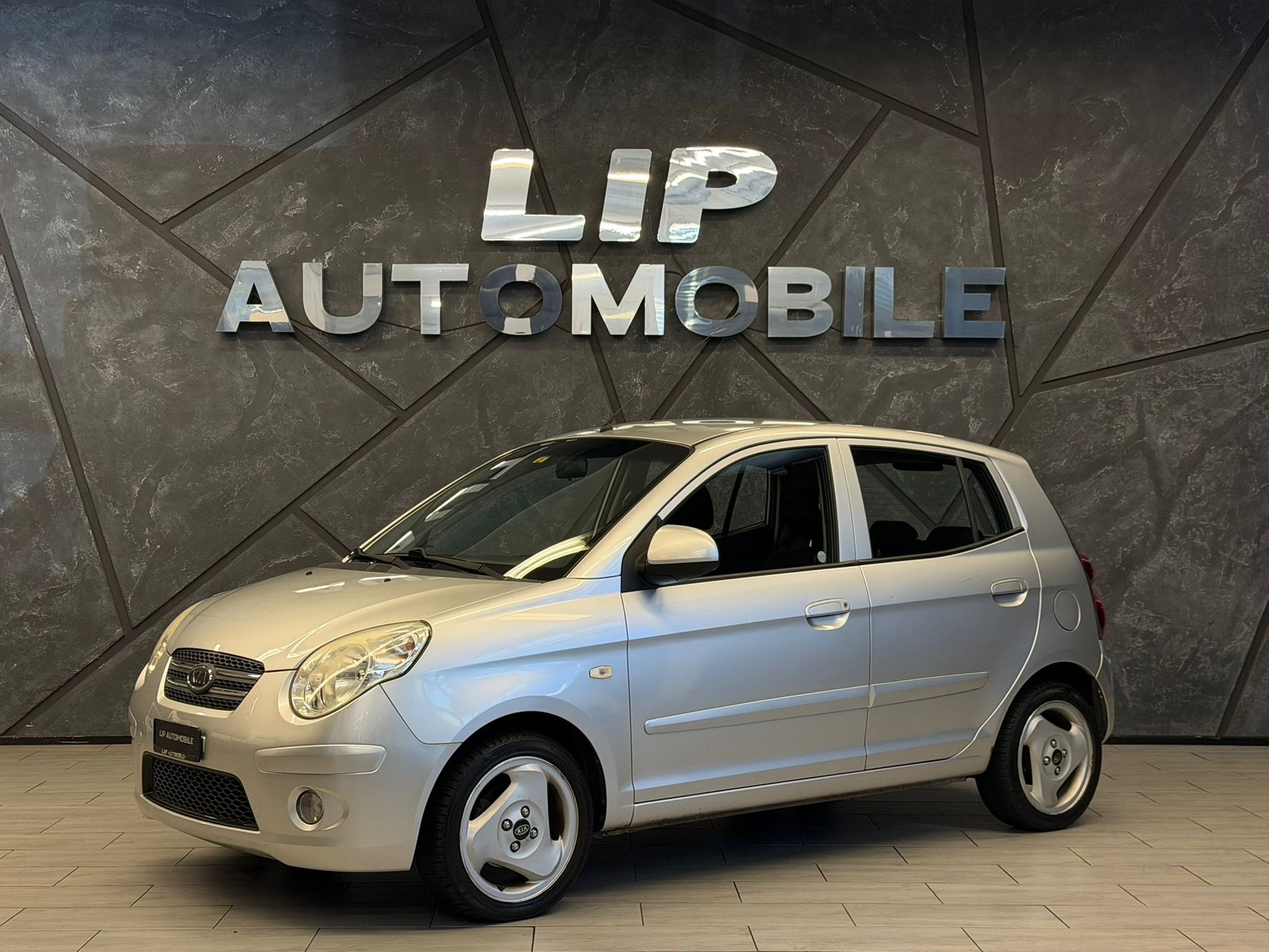 KIA Picanto 1.1 Classic-image-0