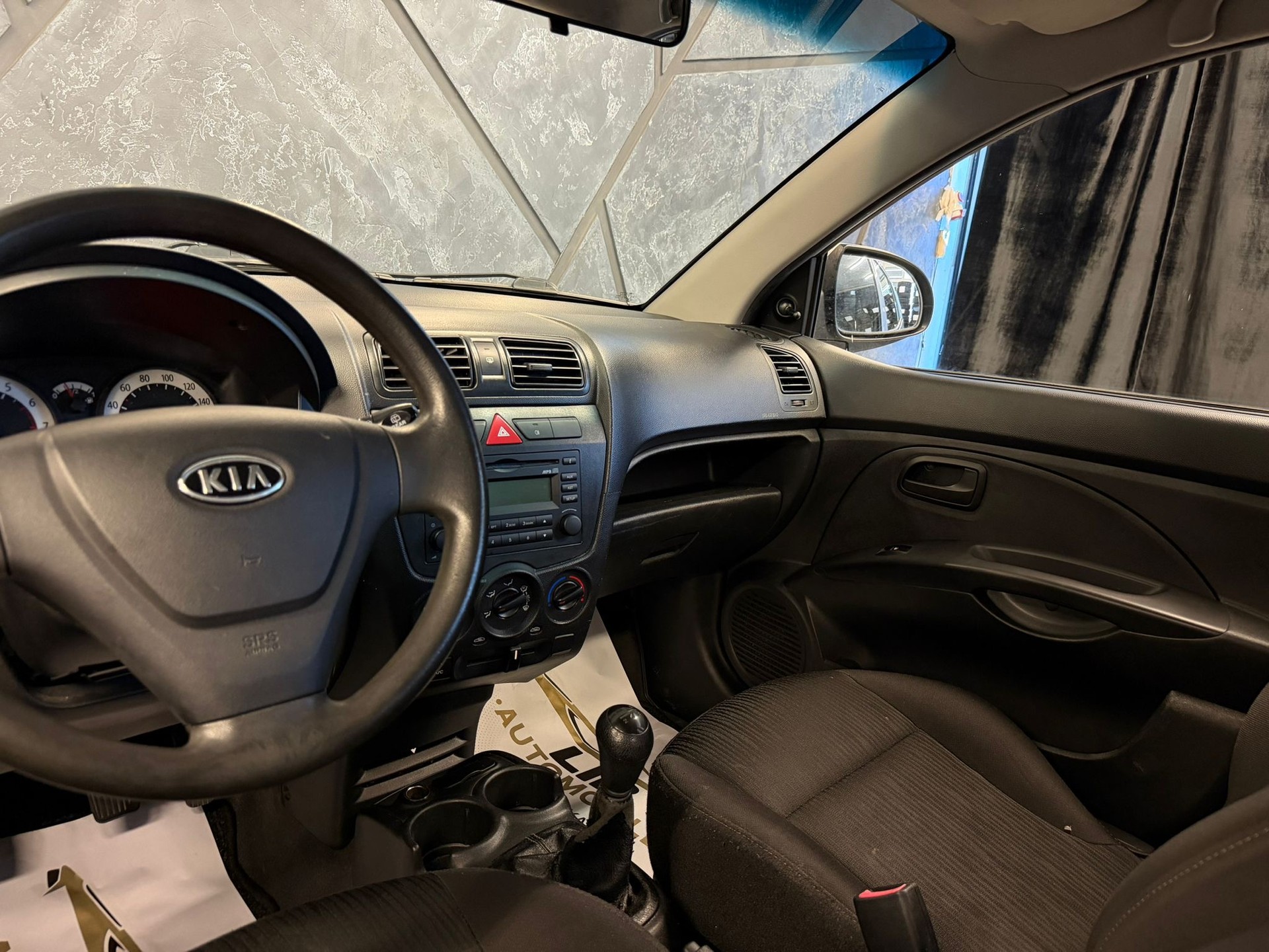 KIA Picanto 1.1 Classic-image-9