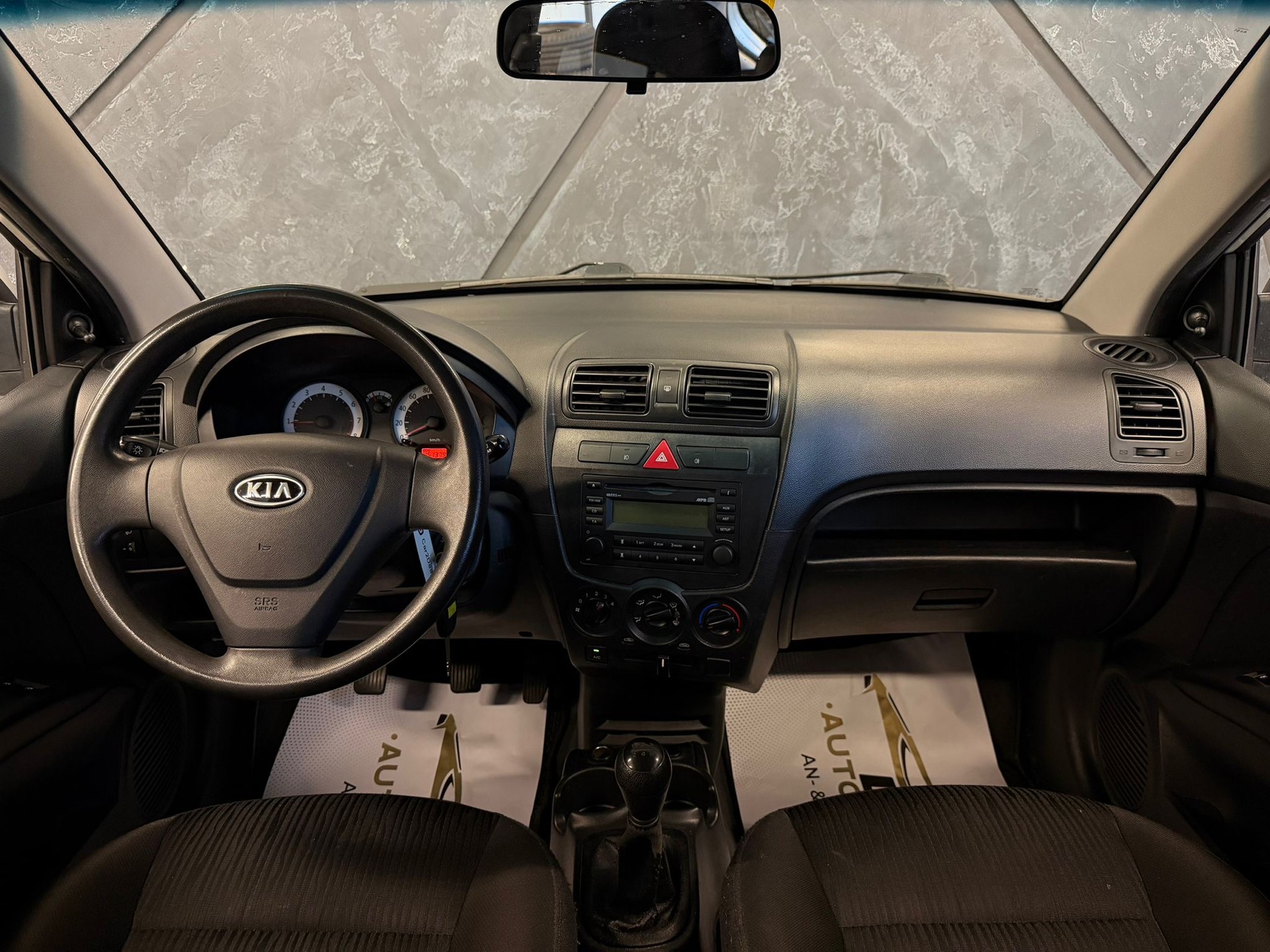 KIA Picanto 1.1 Classic-image-8
