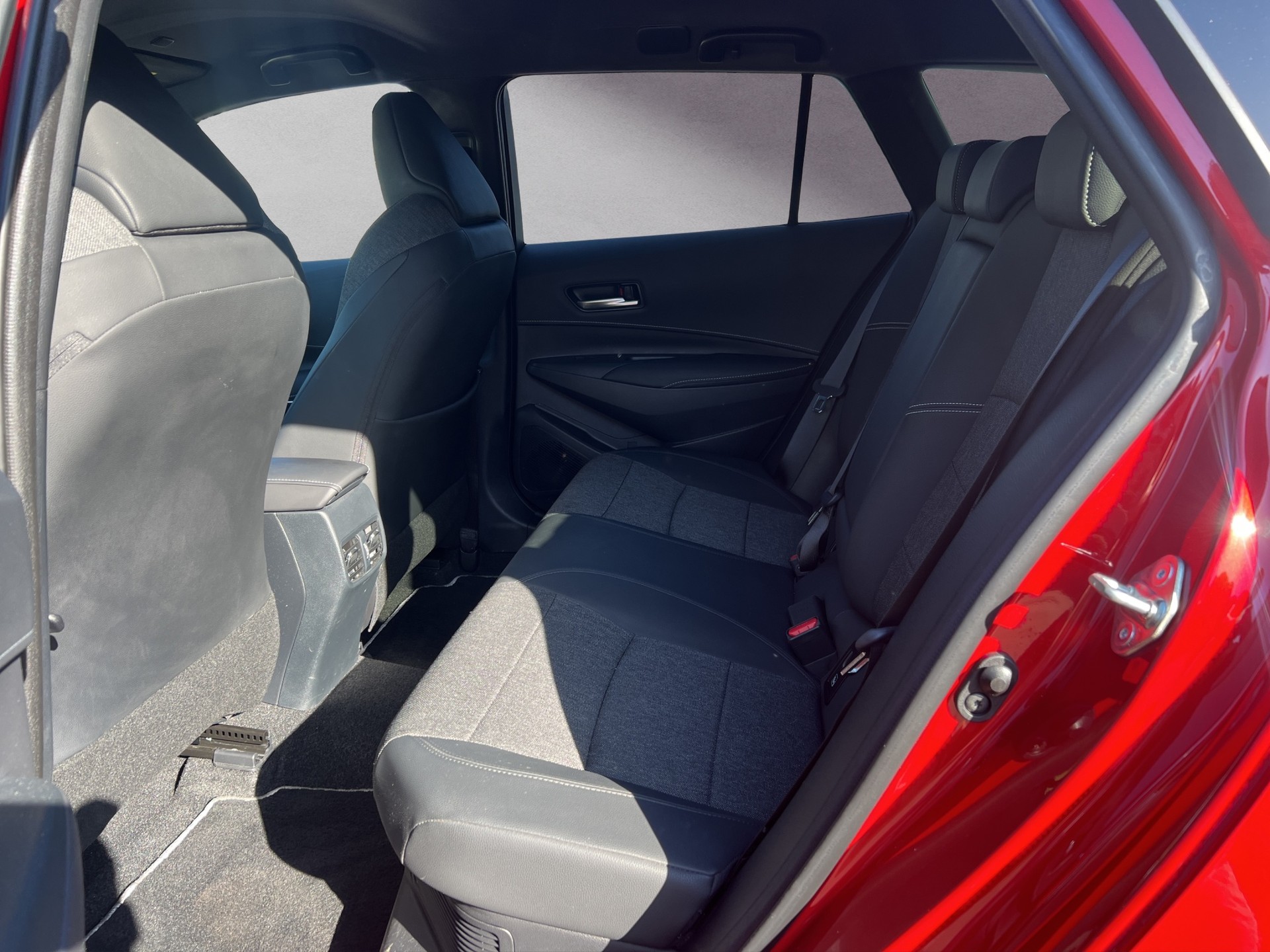 TOYOTA Corolla 2.0 HSD Trend-image-9