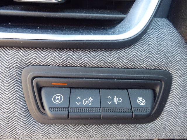 RENAULT Clio 1.0 Techno-image-8