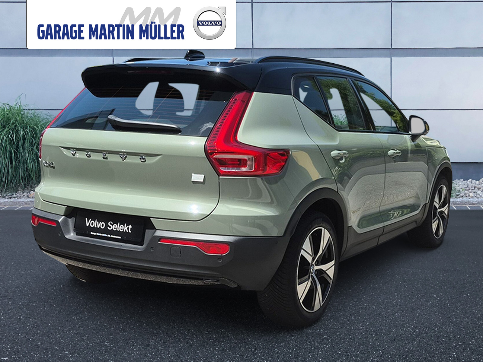 VOLVO XC40 P8 Twin Pro AWD-image-4