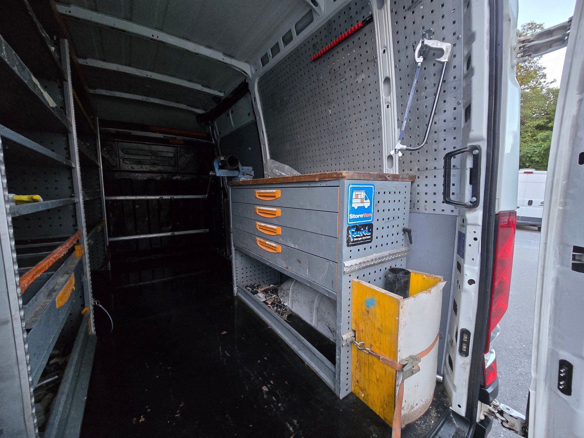 IVECO 33 S 12 V-image-9