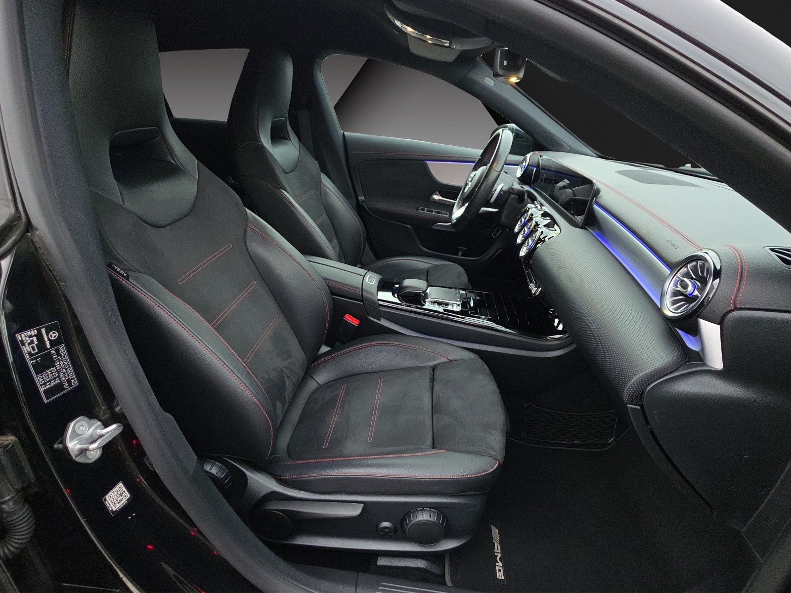 MERCEDES-BENZ CLA Shooting Brake 200 AMG Line 7G-DCT-image-16