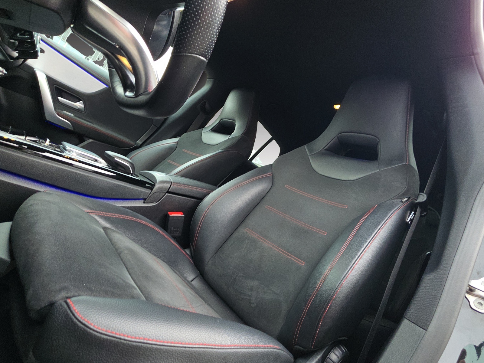 MERCEDES-BENZ CLA Shooting Brake 200 AMG Line 7G-DCT-image-13
