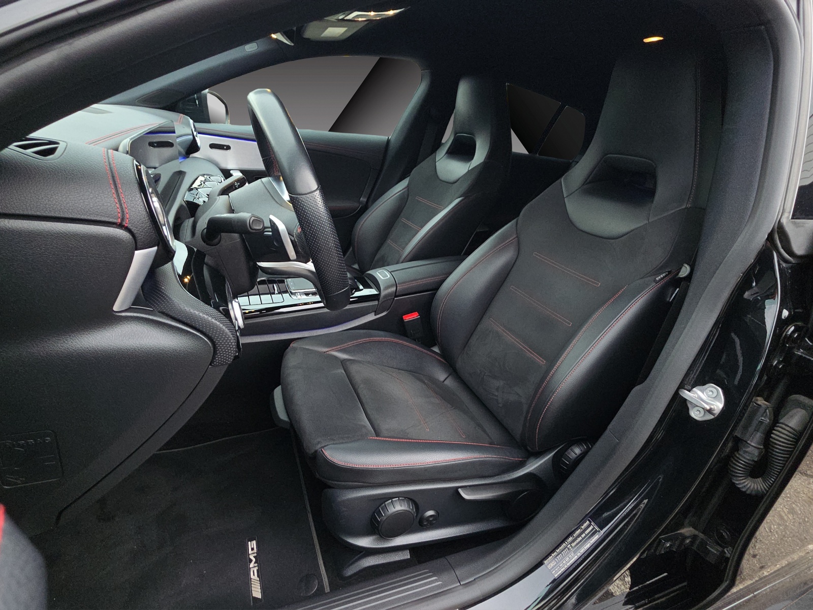 MERCEDES-BENZ CLA Shooting Brake 200 AMG Line 7G-DCT-image-14