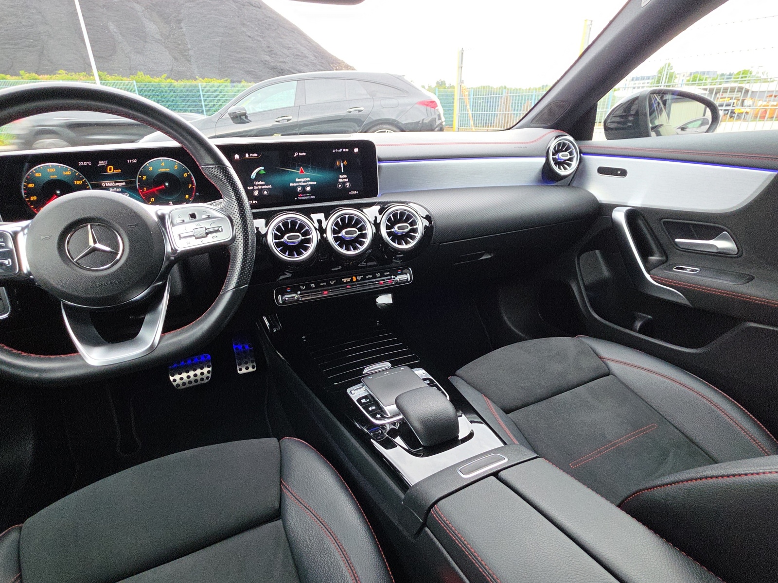 MERCEDES-BENZ CLA Shooting Brake 200 AMG Line 7G-DCT-image-12