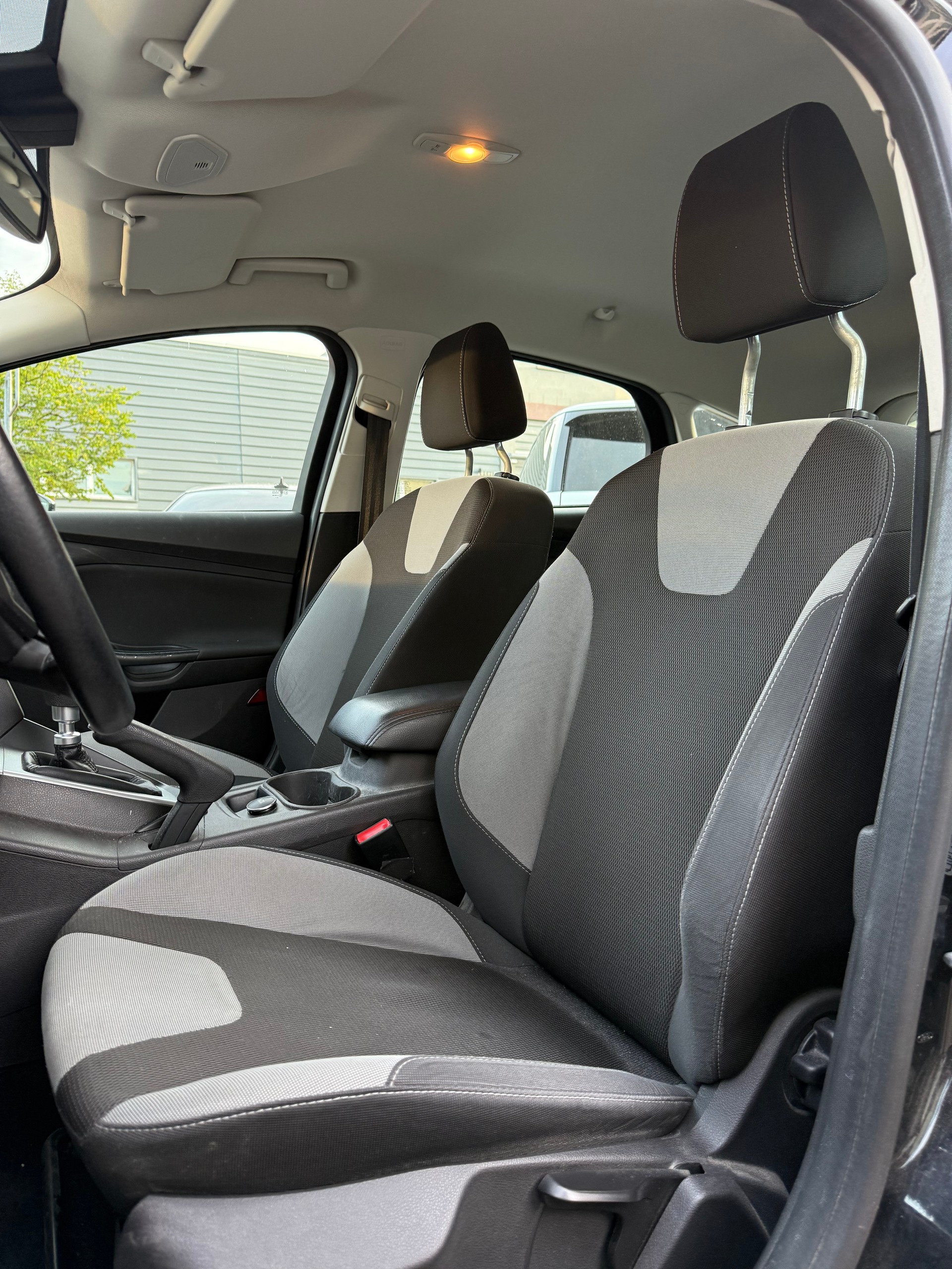 FORD Focus 1.0 SCTi Trend-image-9