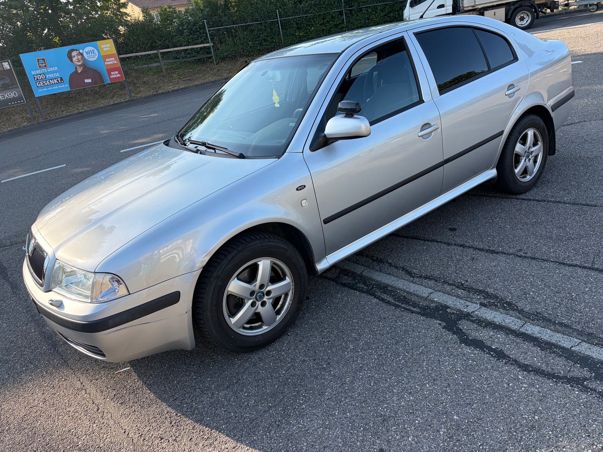 SKODA 1.8 Turbo Elegance-image-2