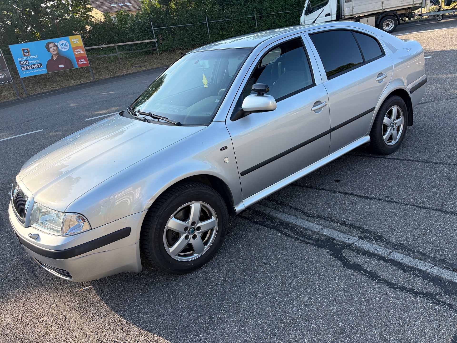 SKODA 1.8 Turbo Elegance-image-5