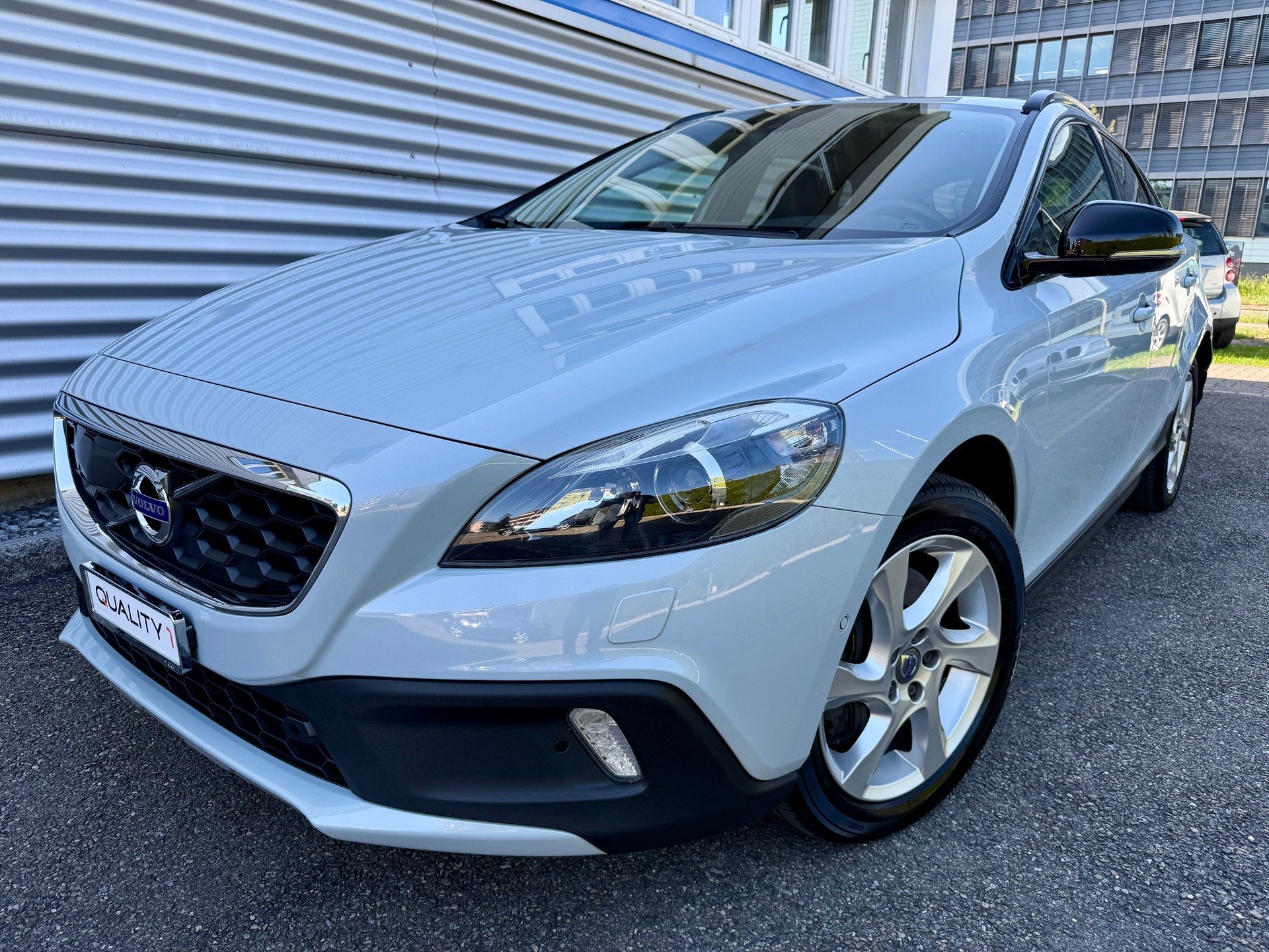 VOLVO V40 Cross Country T5 AWD Summum Geartronic-image-0