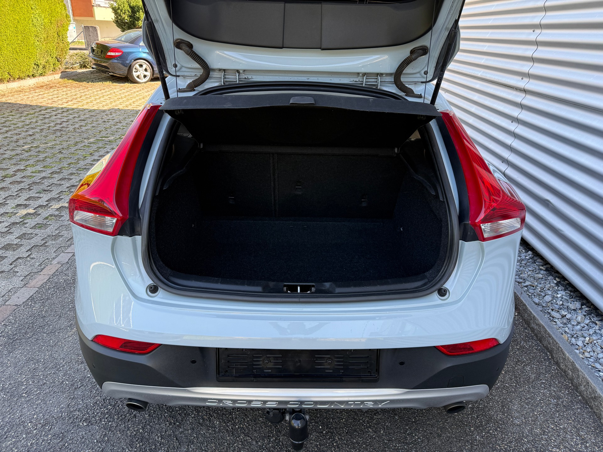 VOLVO V40 Cross Country T5 AWD Summum Geartronic-image-8