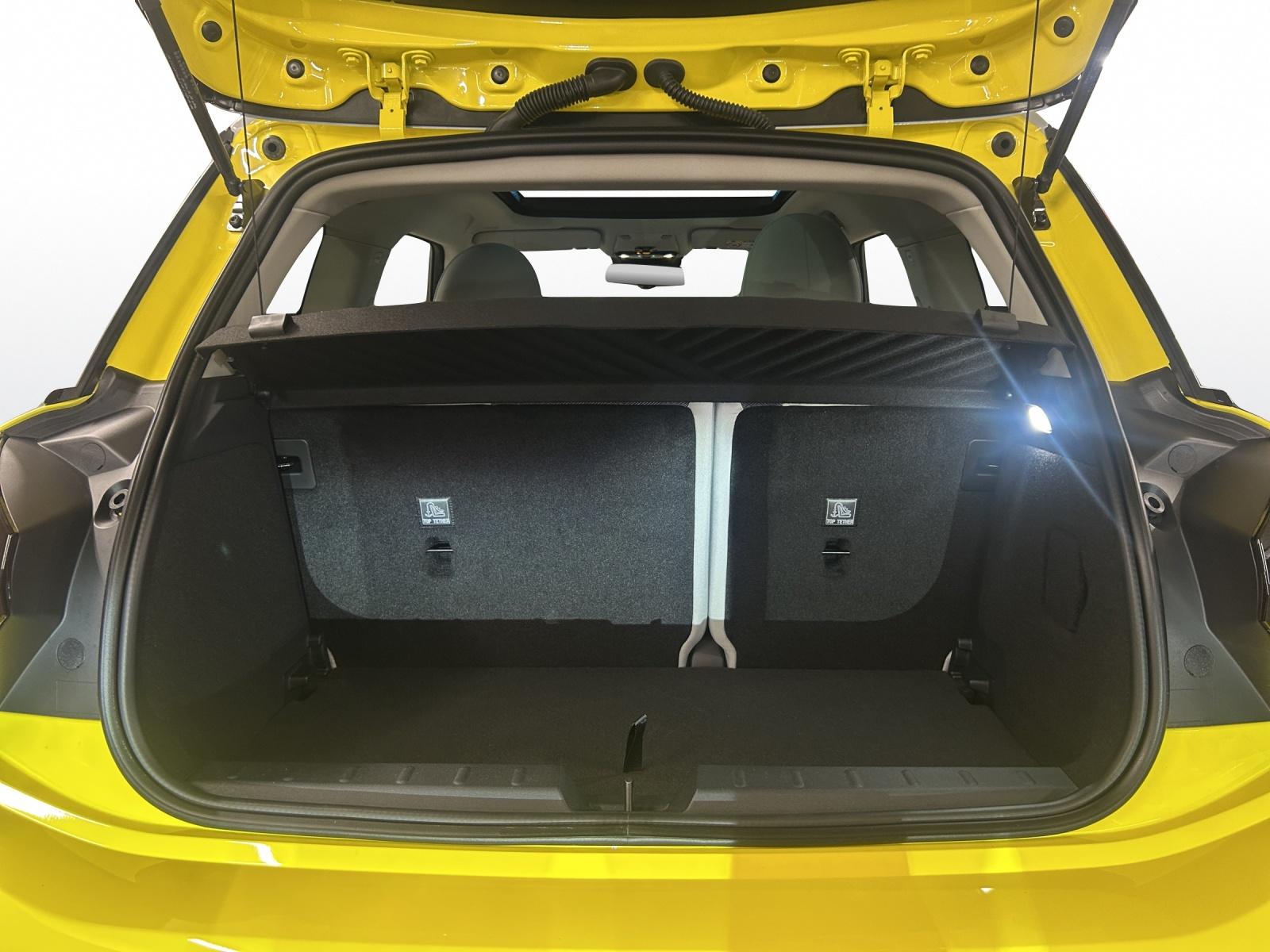 MINI Cooper SE J01-image-5
