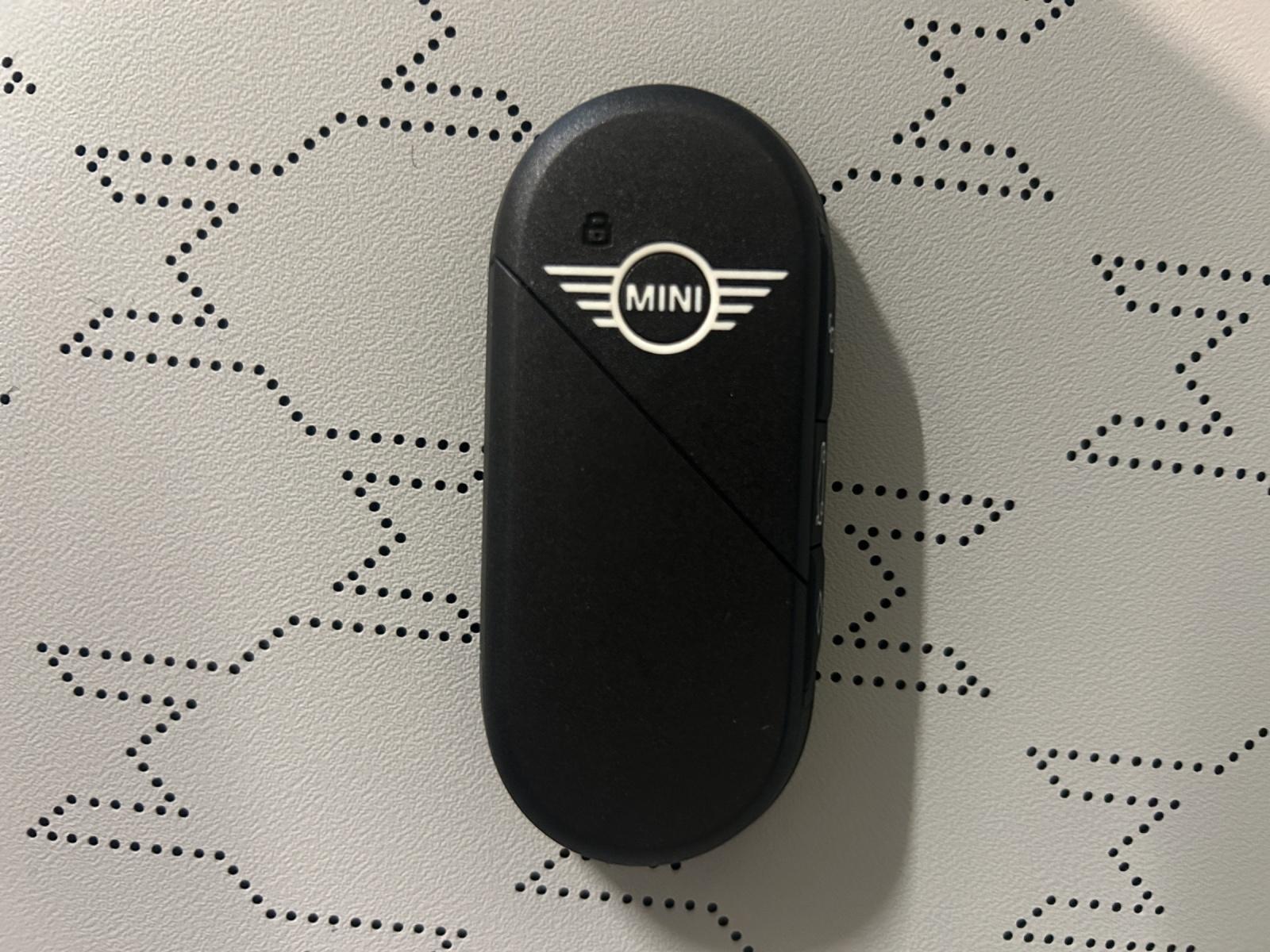 MINI Cooper SE J01-image-25