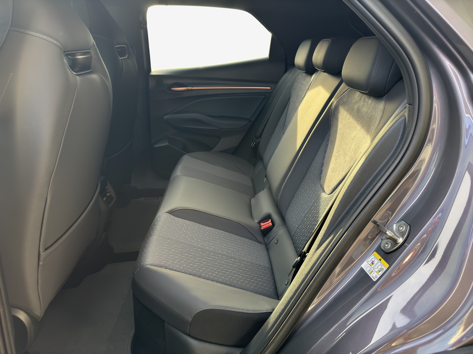 CUPRA Raval 52 kWh Dynamic+ Launch Edition-image-11