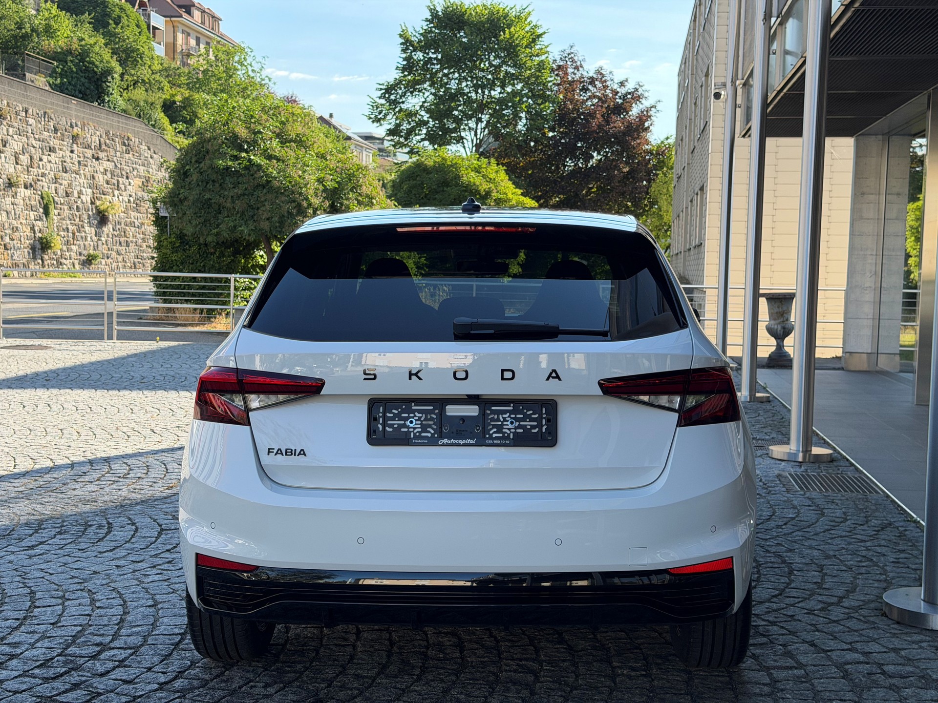SKODA Fab. 1.0 TSI Mon. Car DSG-image-4