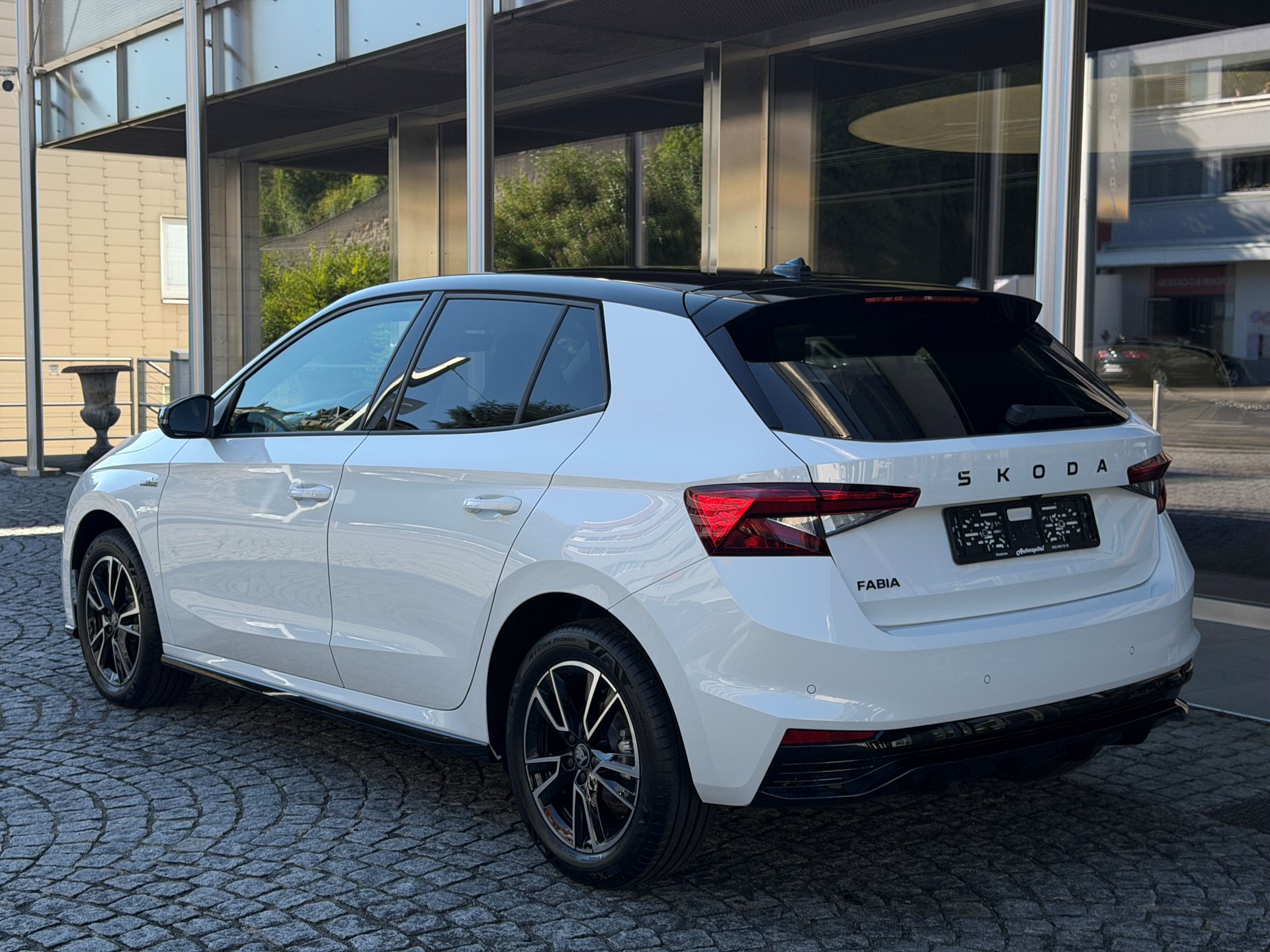 SKODA Fab. 1.0 TSI Mon. Car DSG-image-3