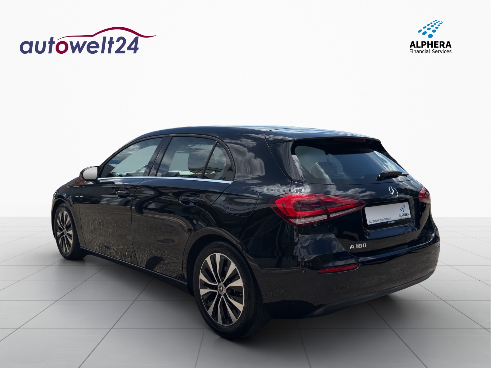 MERCEDES-BENZ A 180 Style 7G-DCT-image-6