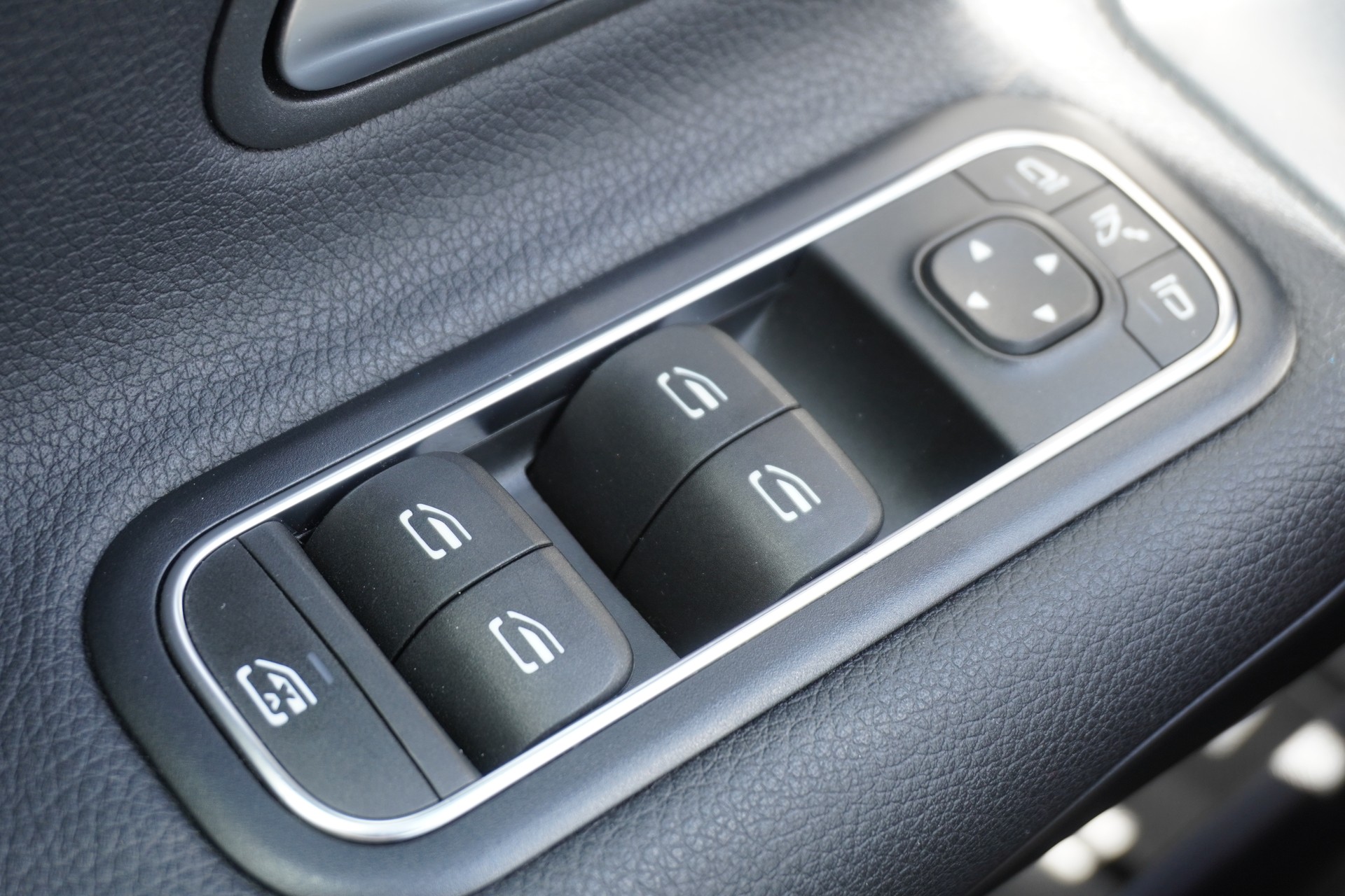 MERCEDES-BENZ A 180 Style 7G-DCT-image-32